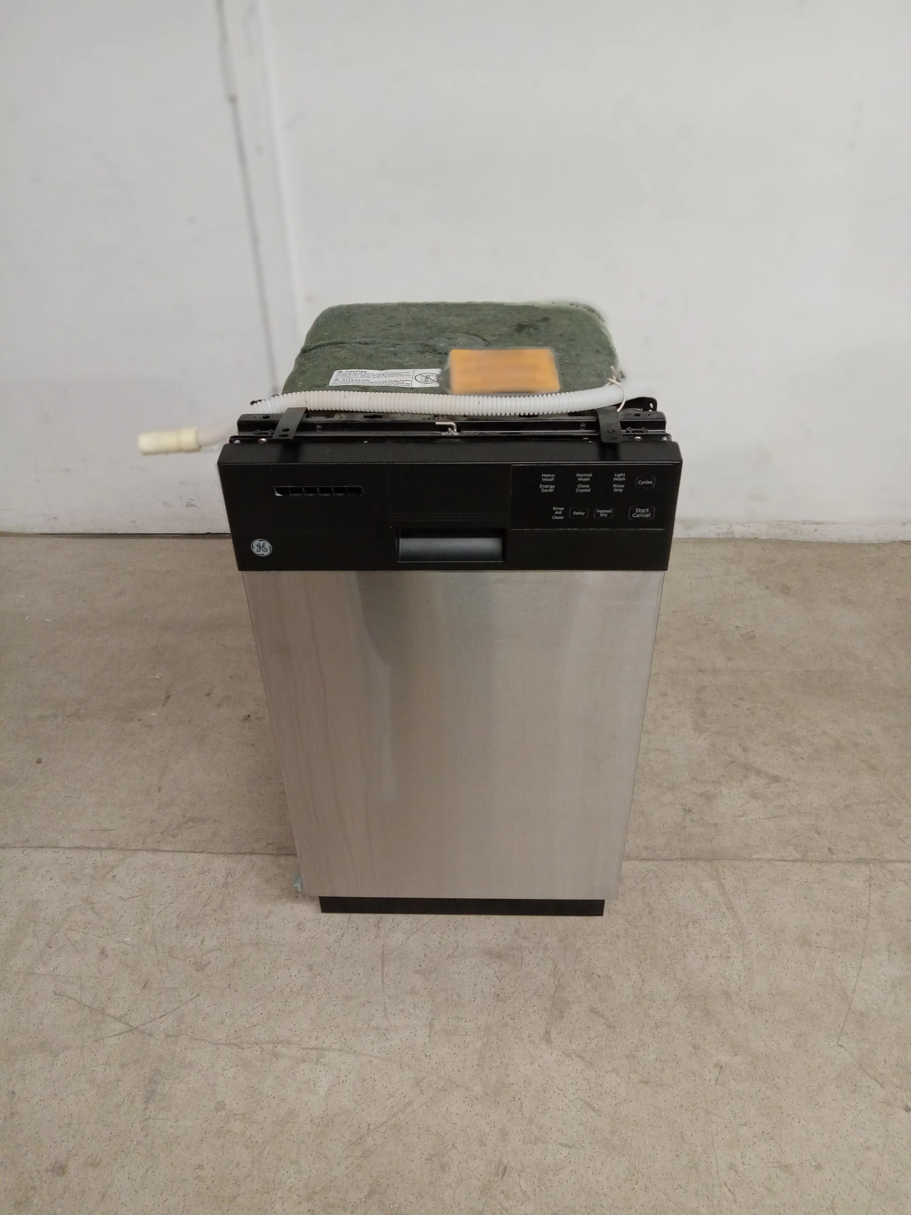 17.5" GE Mini-Dish Washer - Image 2