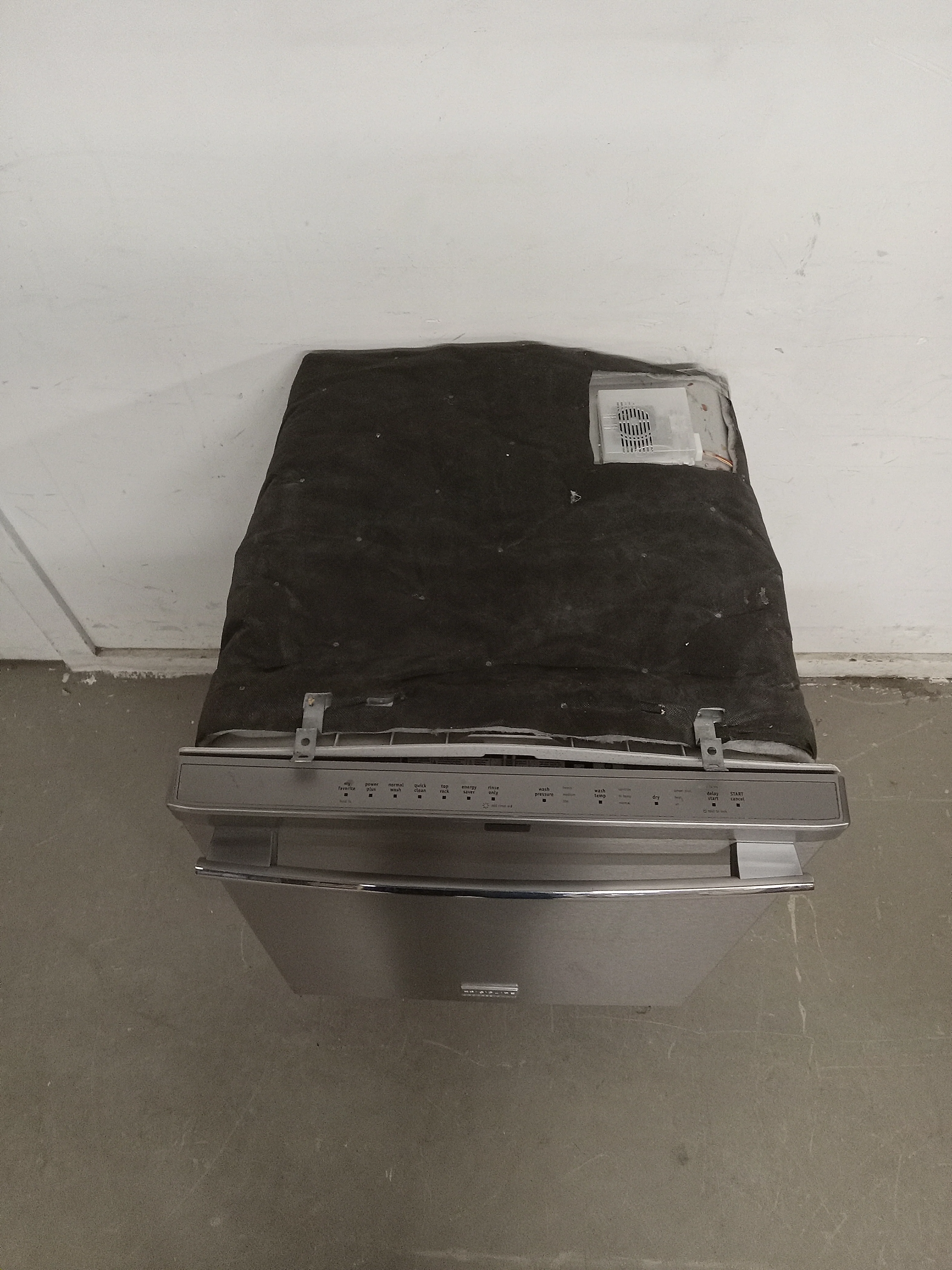 23"W Frigidaire Stainless Steel Dishwasher - Image 2