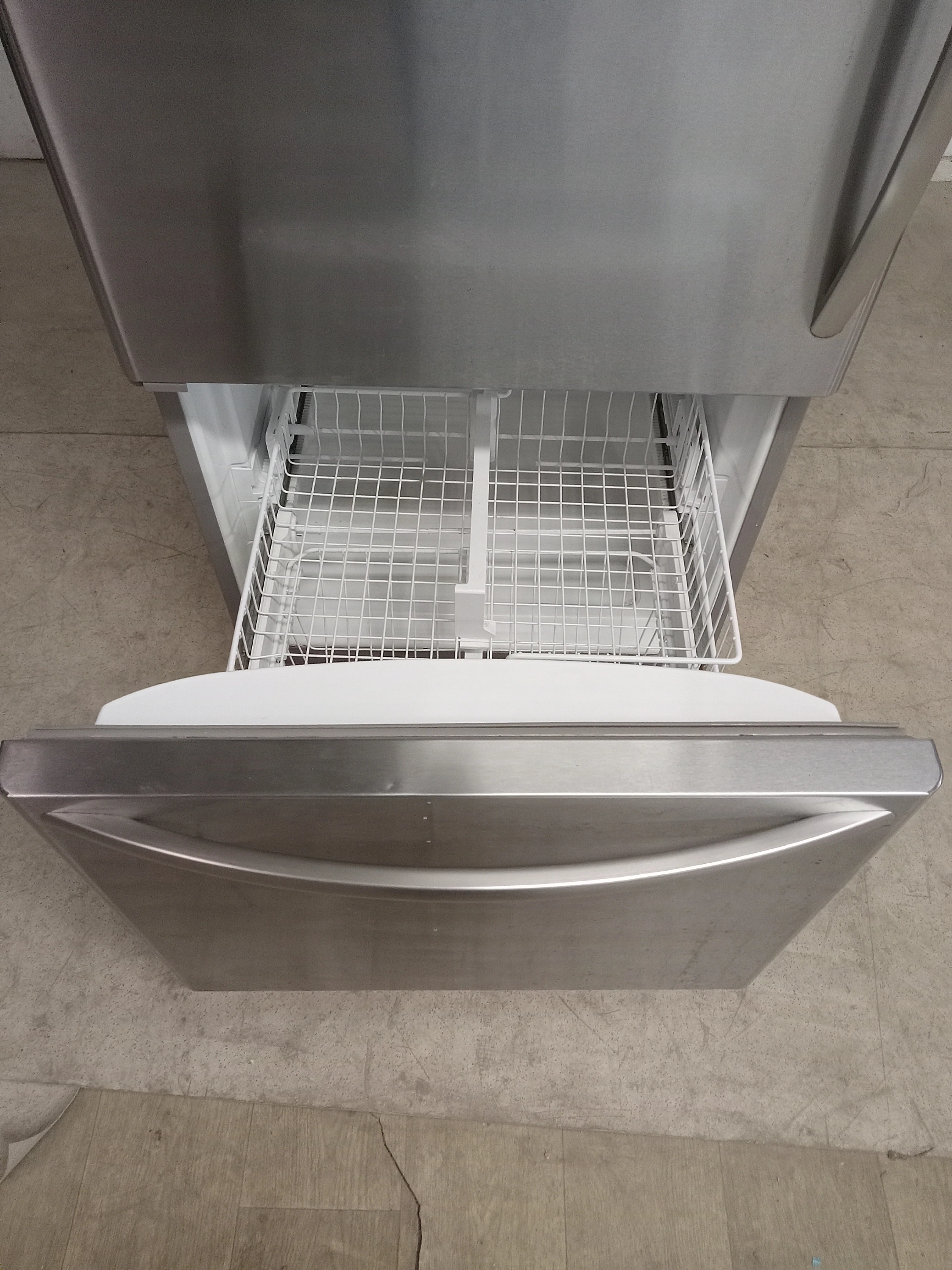 29.5"W Stainless Steel Kitchen Aid Refrigerator - Image 7