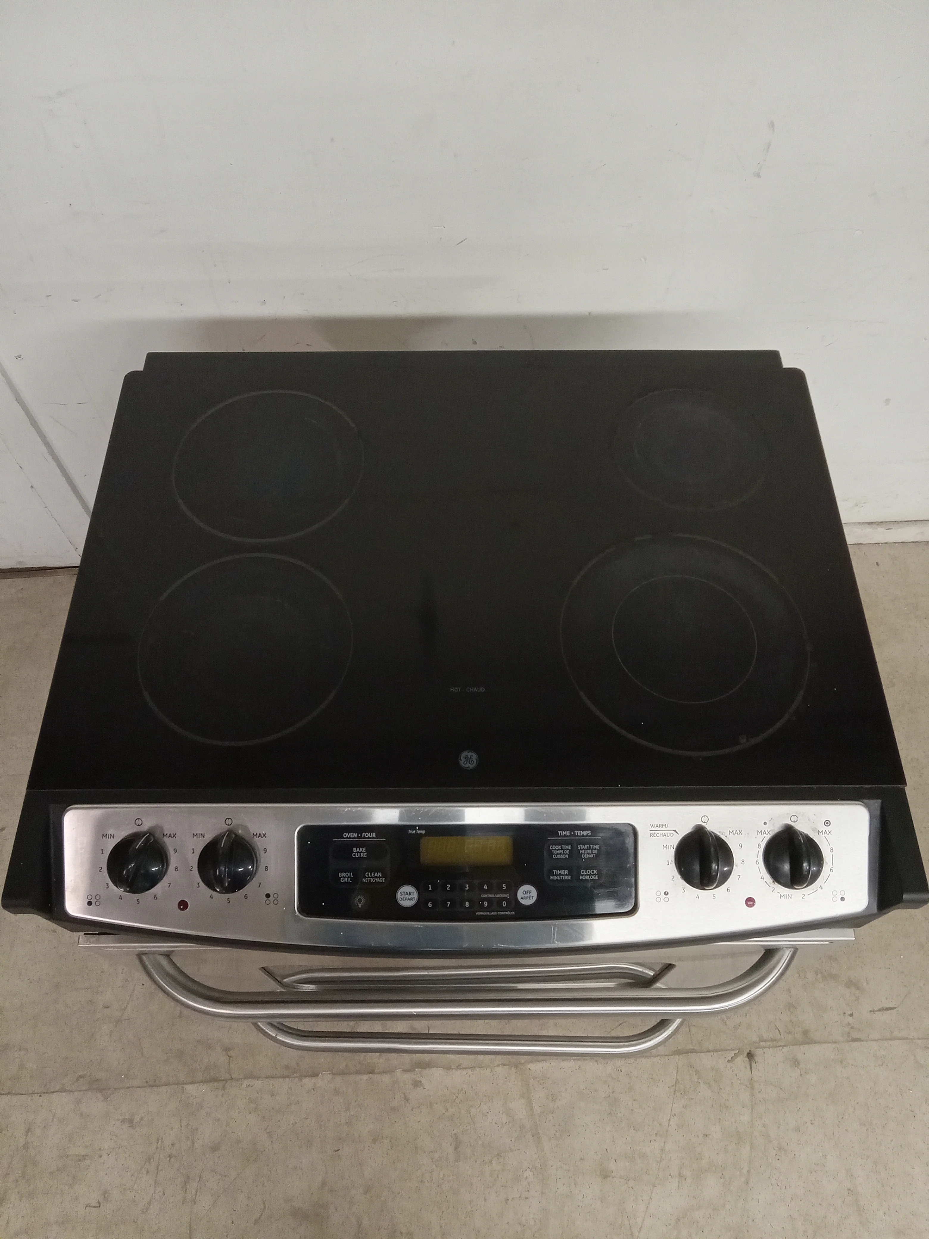 29.75"W General Electric Range Oven - Image 4
