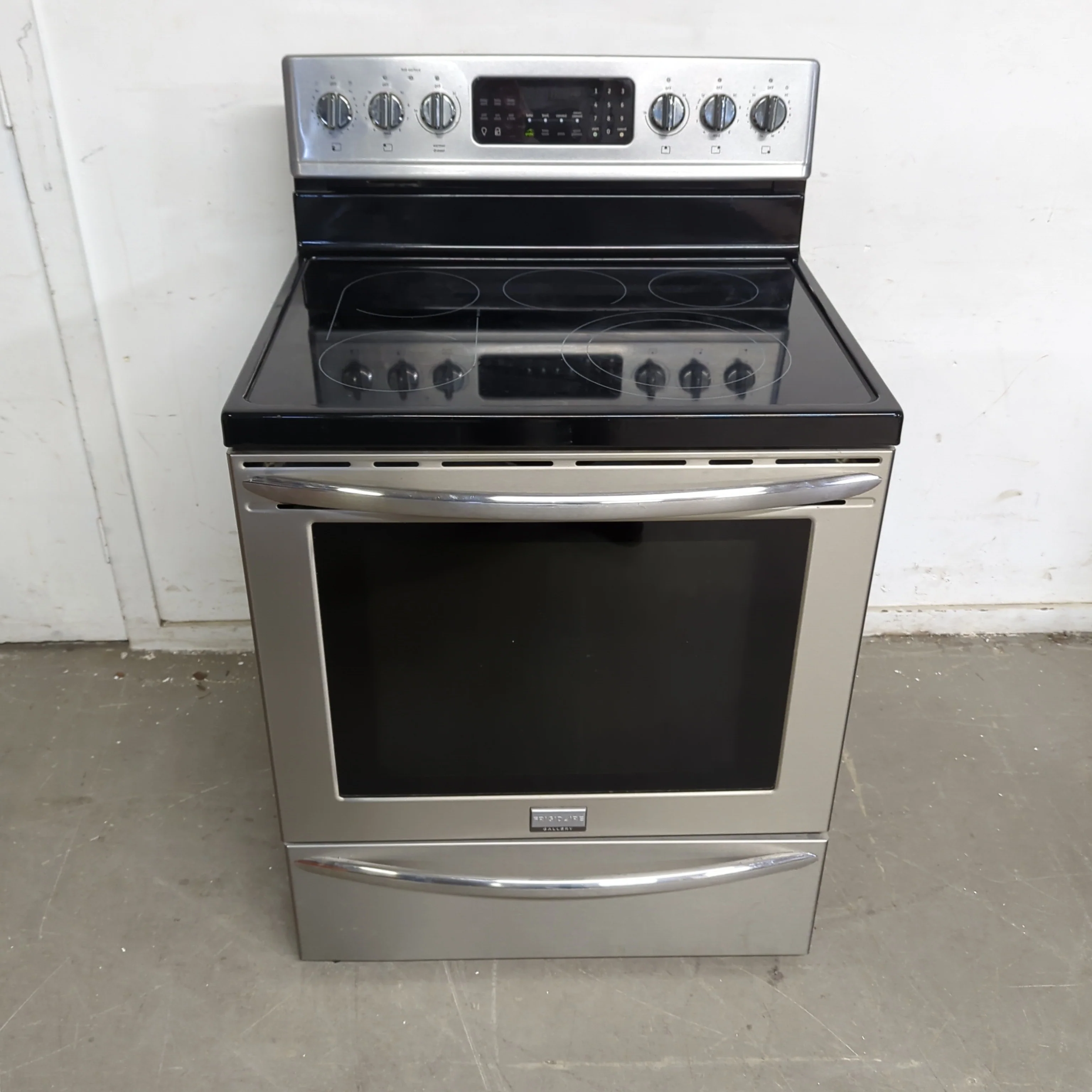 30"W Frigidaire Electric Stove