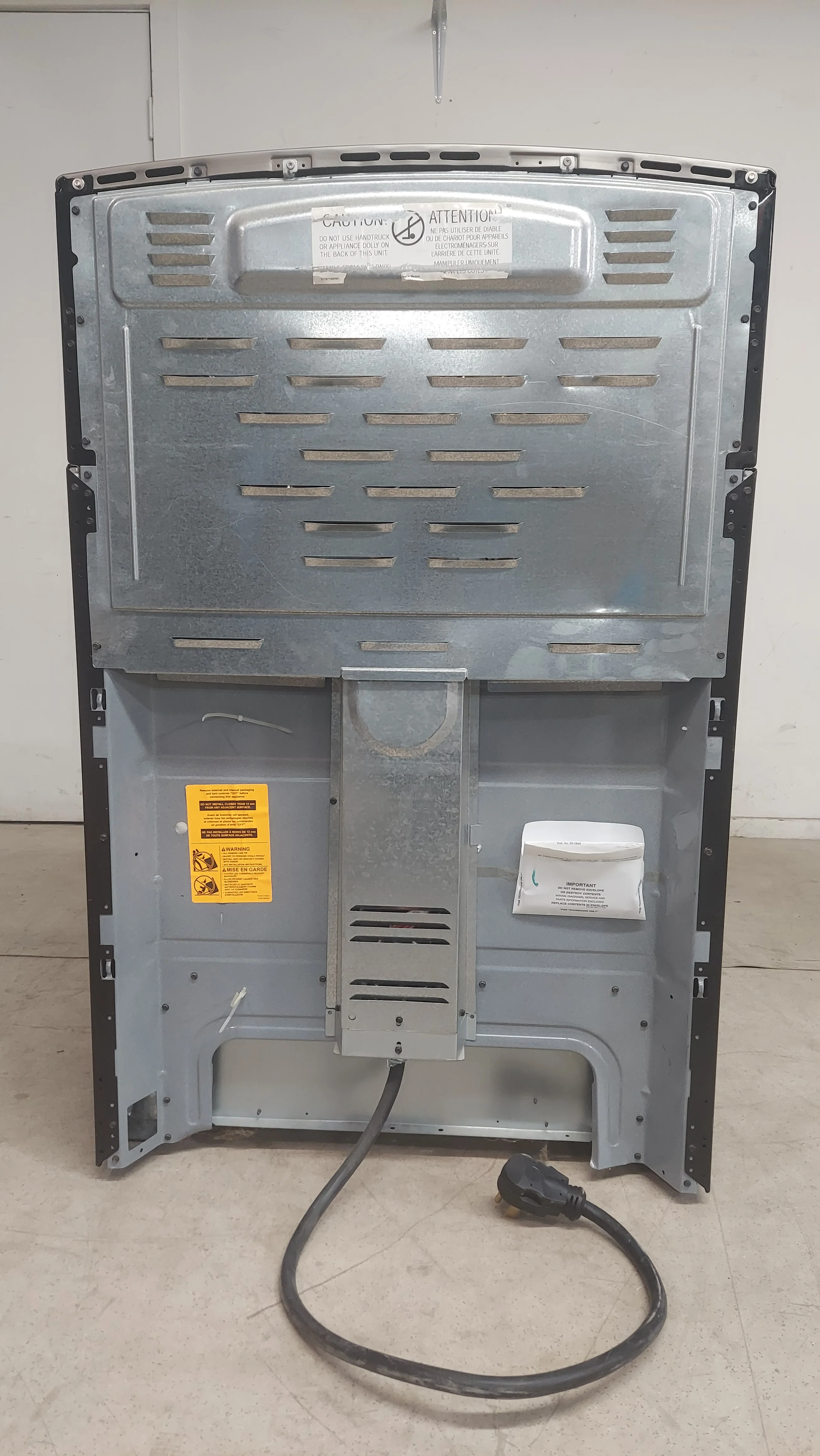 30"W GE Electric Stove - Image 13