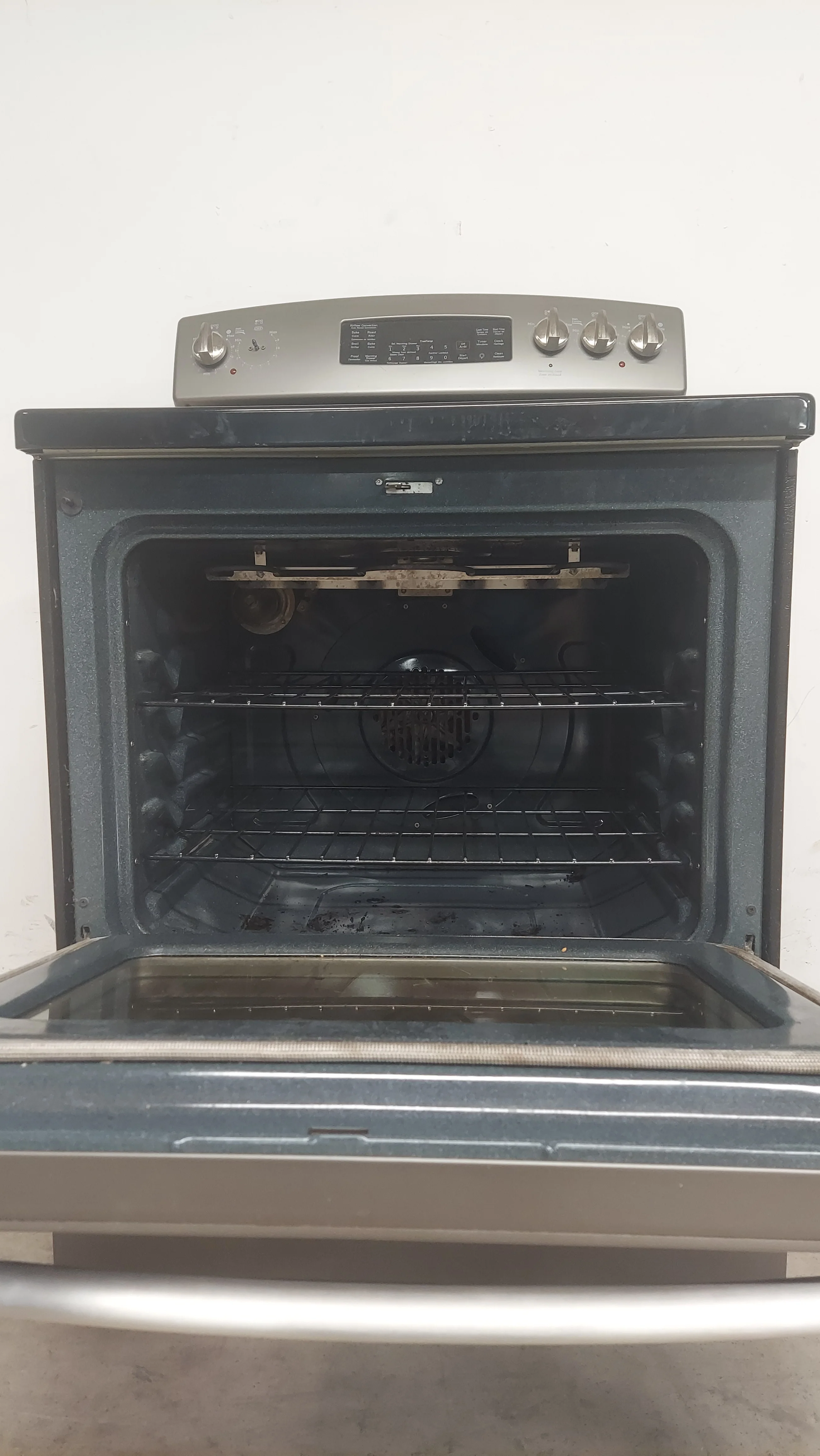 30"W GE Electric Stove - Image 8