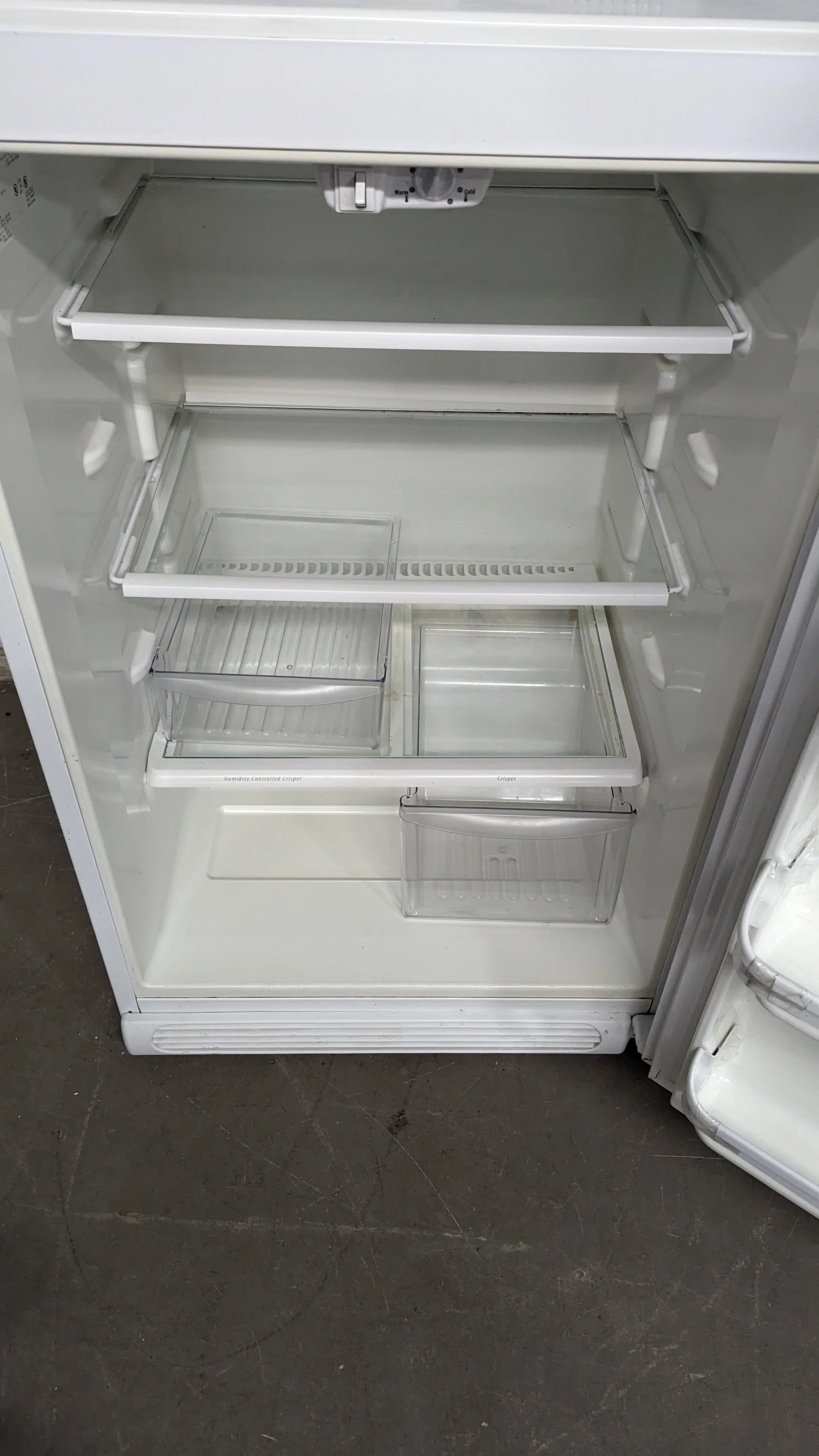 FRIGIDAIRE 30"W White Refrigerator - Image 4