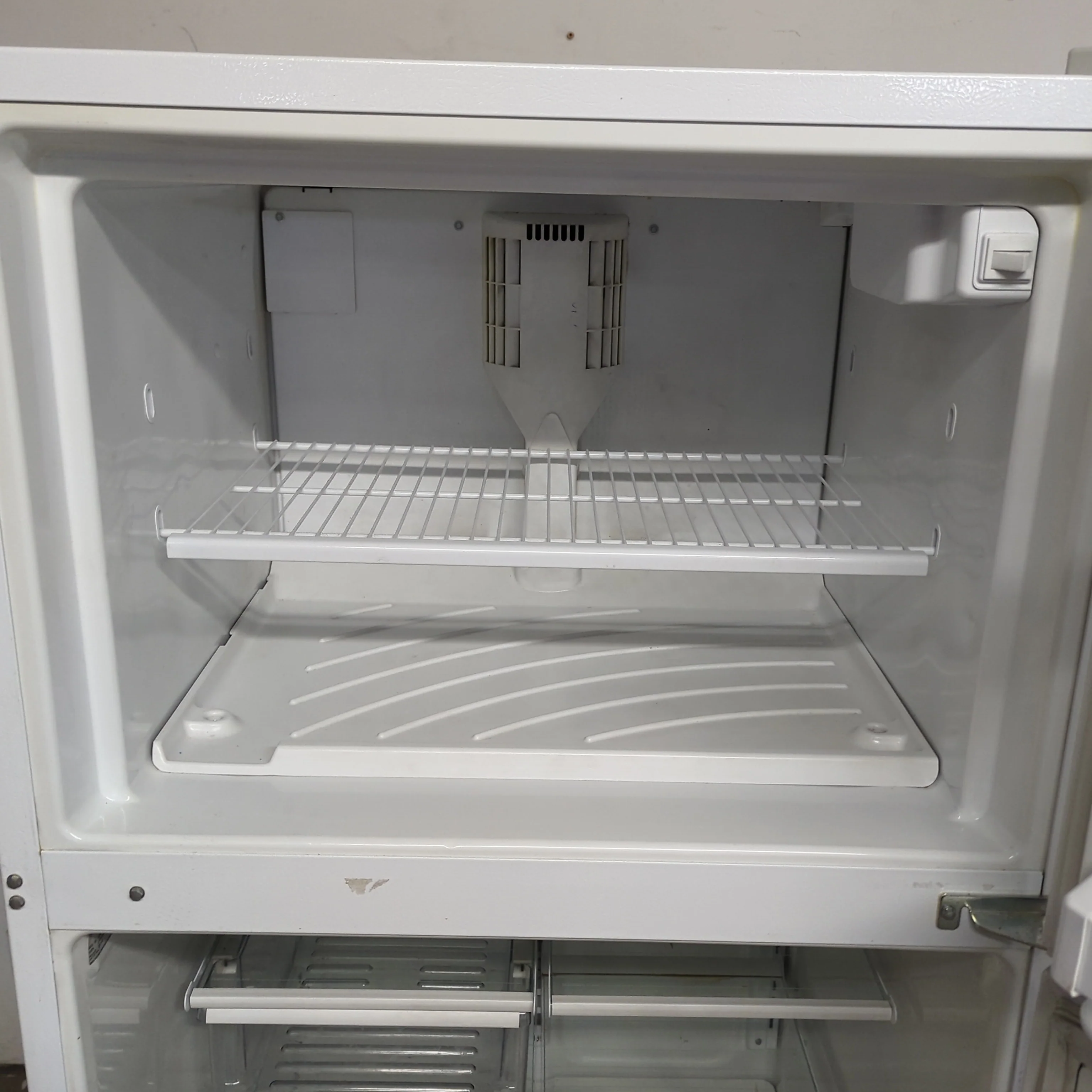30"W White Kenmore Fridge - Image 3