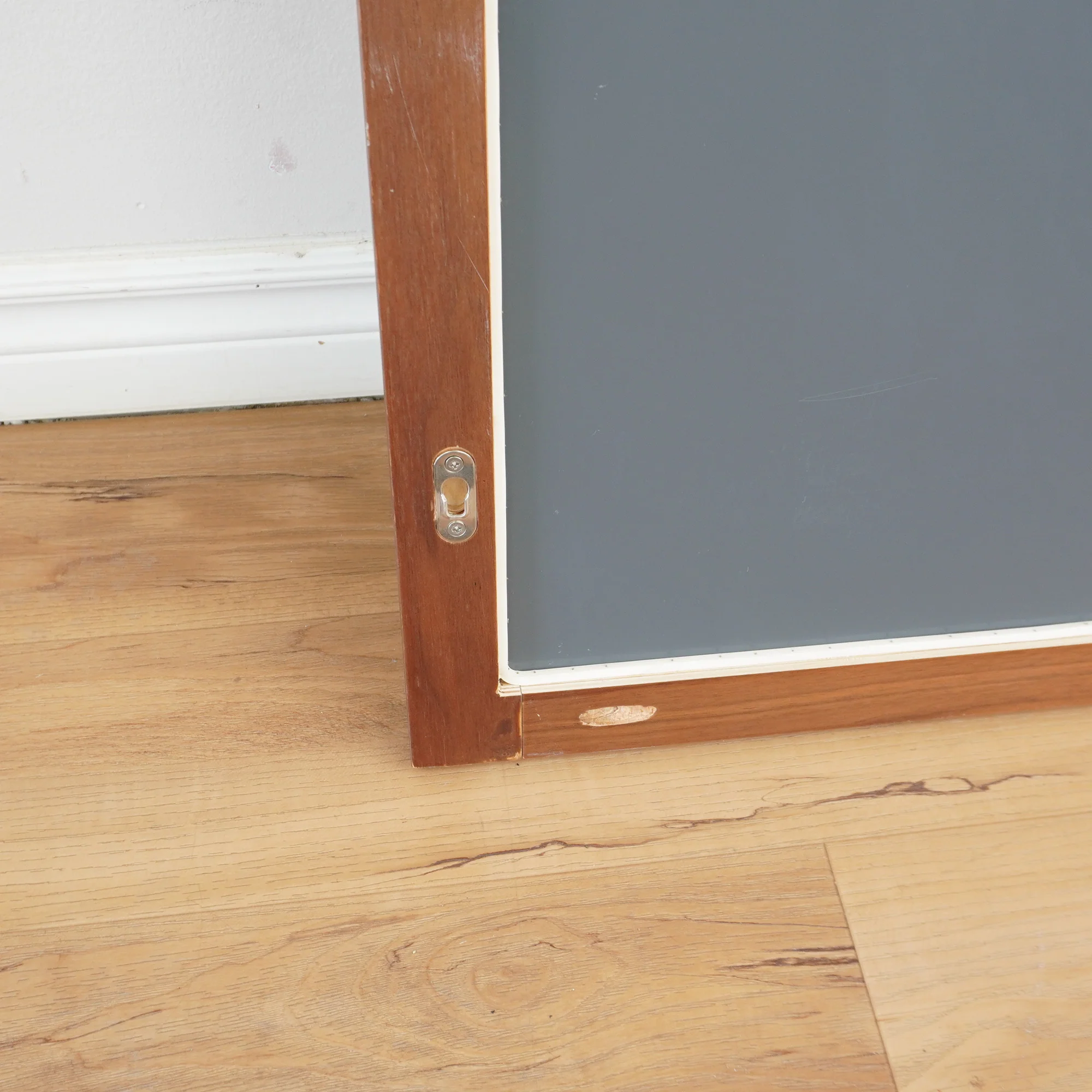 32-inch H Wooden Frame Wall-Hung Mirror - Image 4