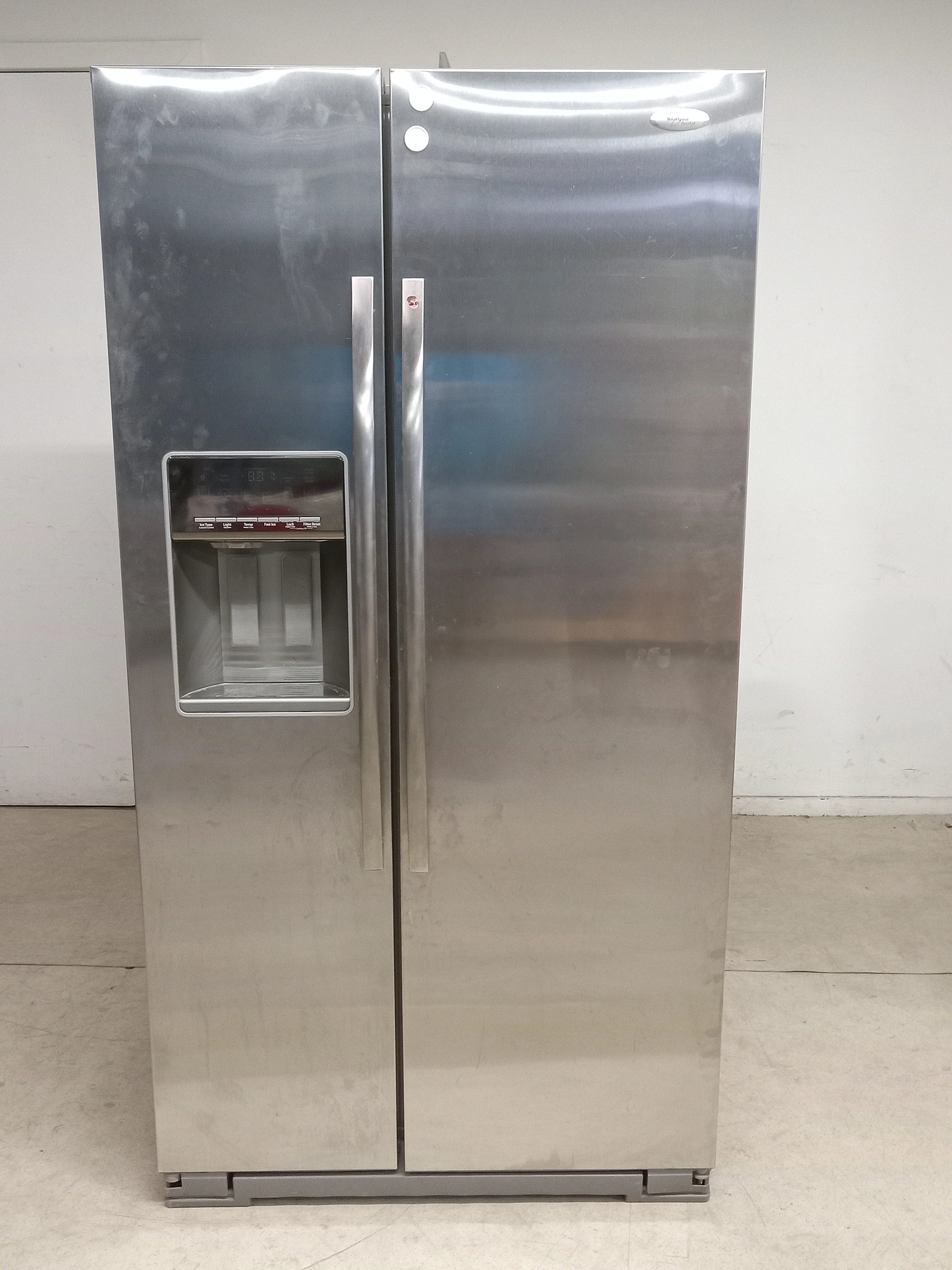 35" W Whirlpool Fridge