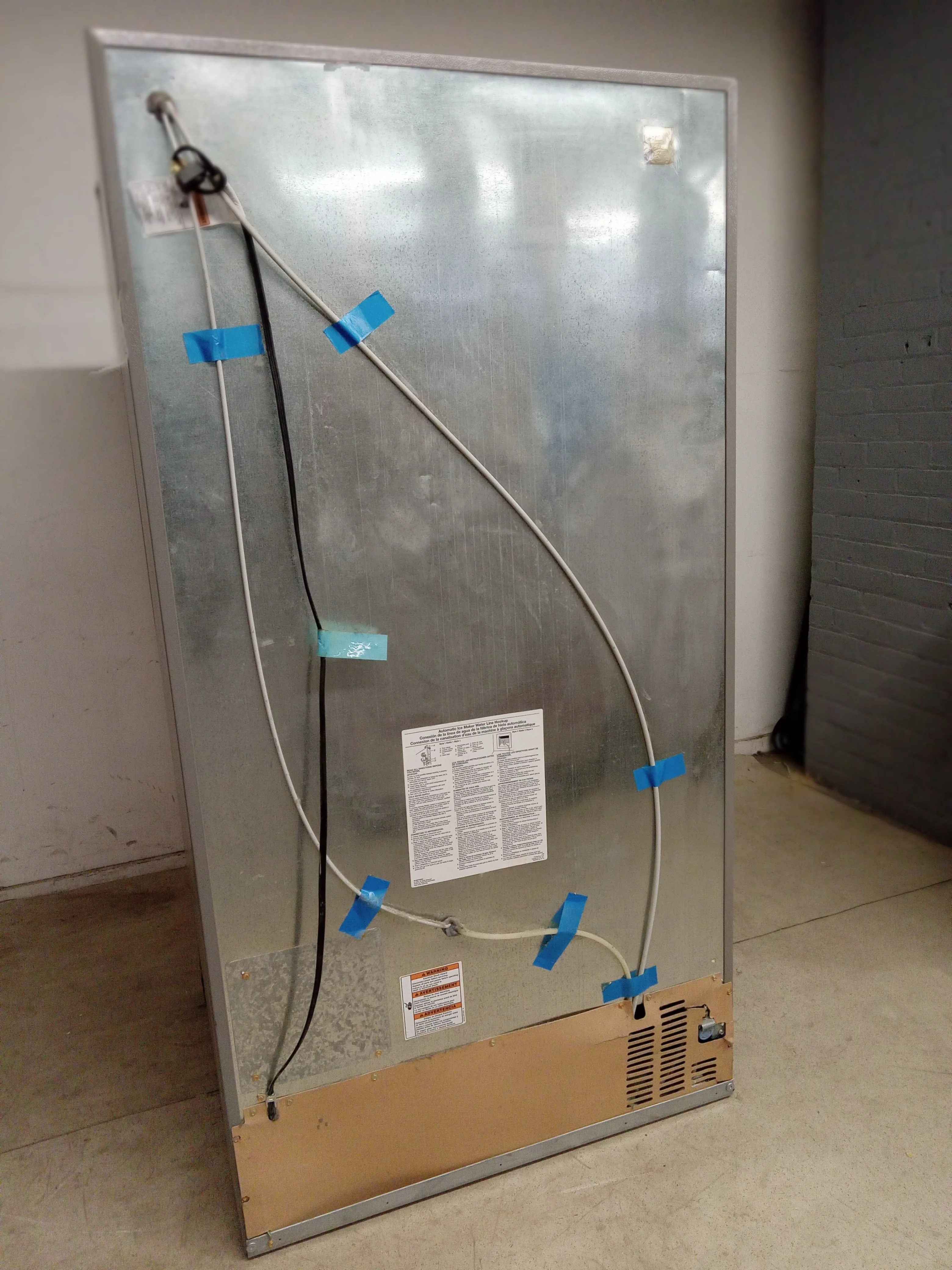 35" W Whirlpool Fridge - Image 3