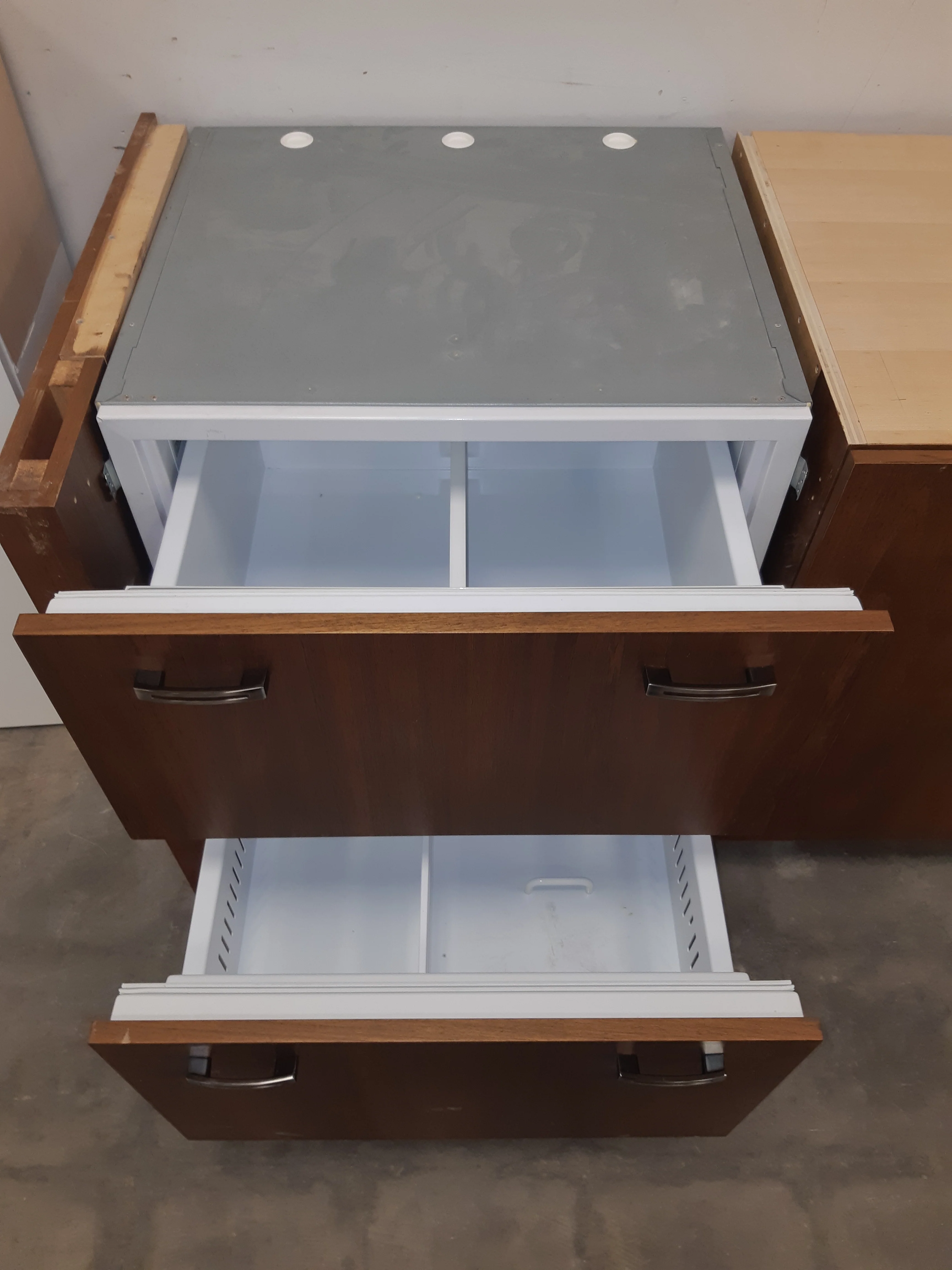 Bar With Miele Dishwasher and Sub-Zero Fridge/ Freezer - Image 4