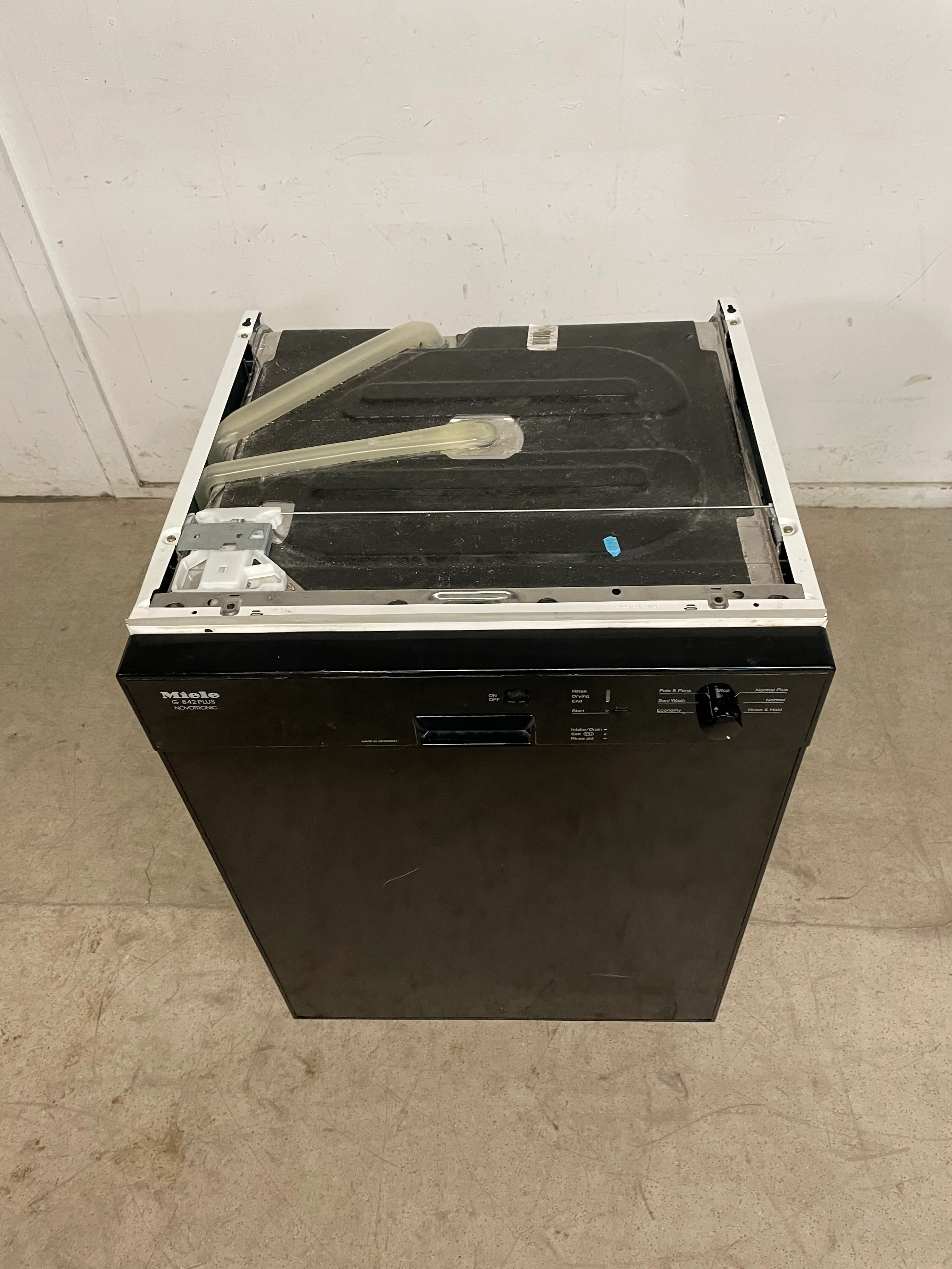 Black Miele Dishwasher Model#: G 842 U Plus - Image 3