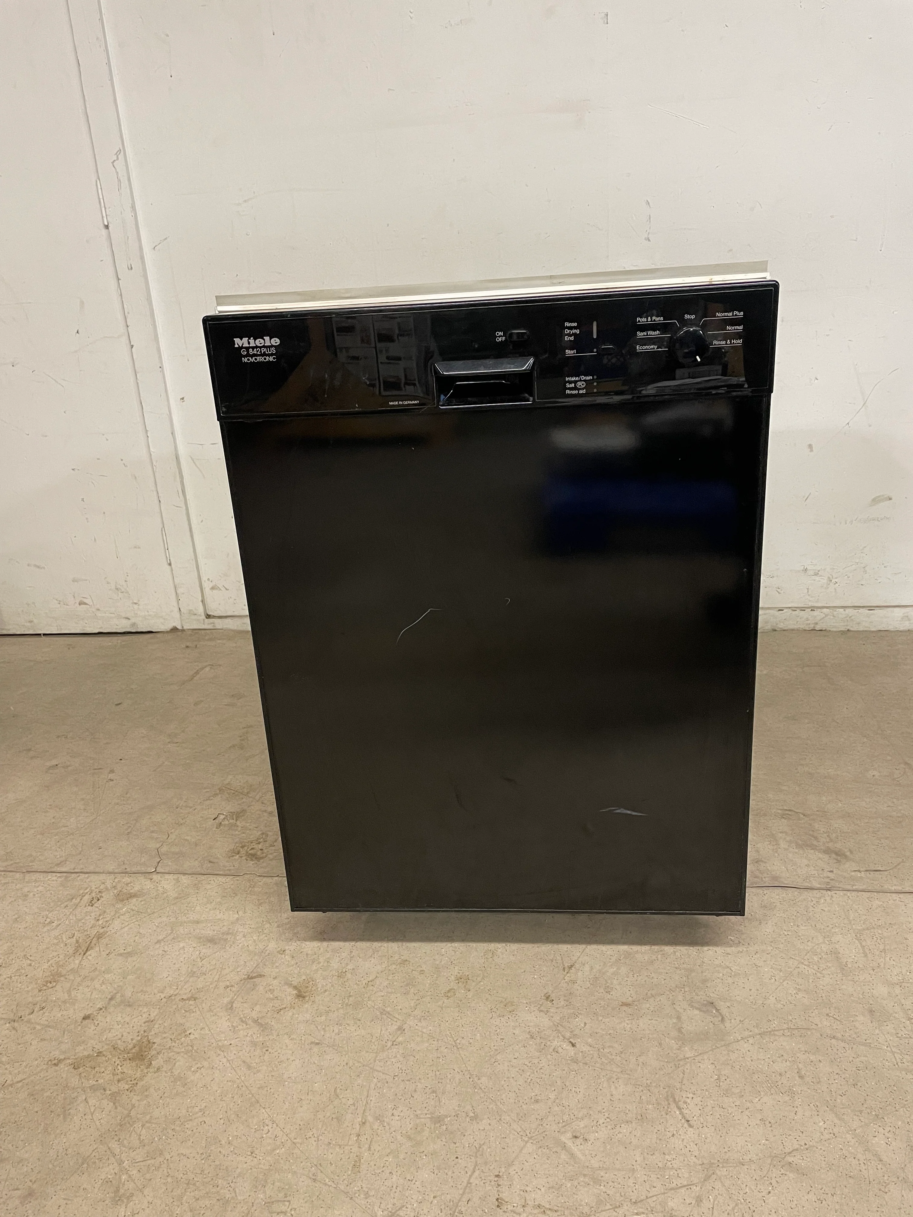 Black Miele Dishwasher Model#: G 842 U Plus - Image 9