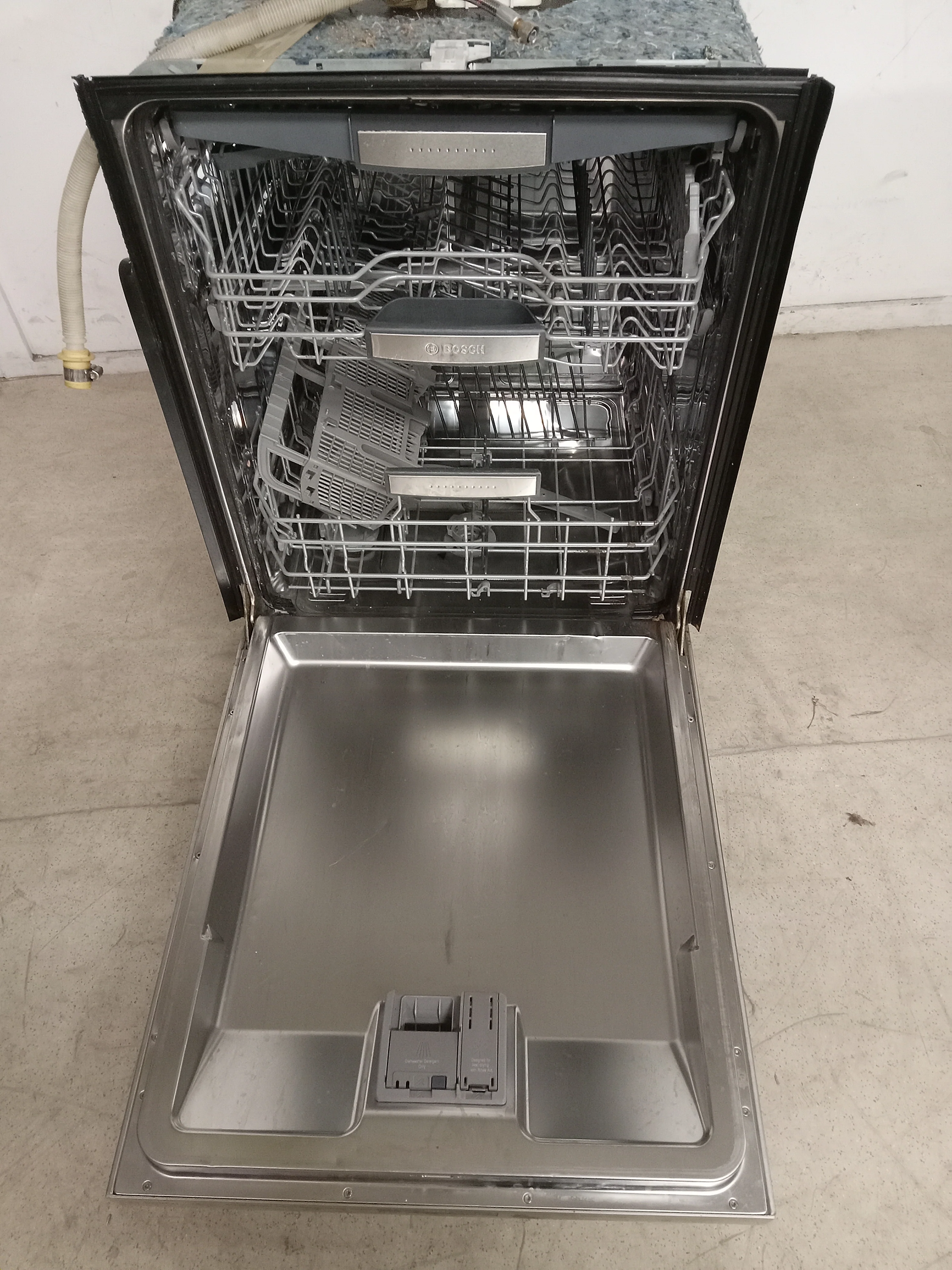 23.5"W Stainless Steel Bosch Dishwasher - Image 2