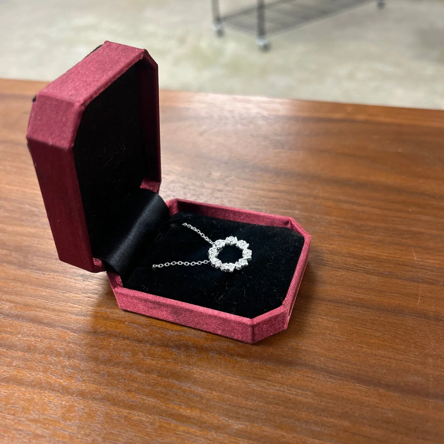 18 inch Circle Necklace - Image 3