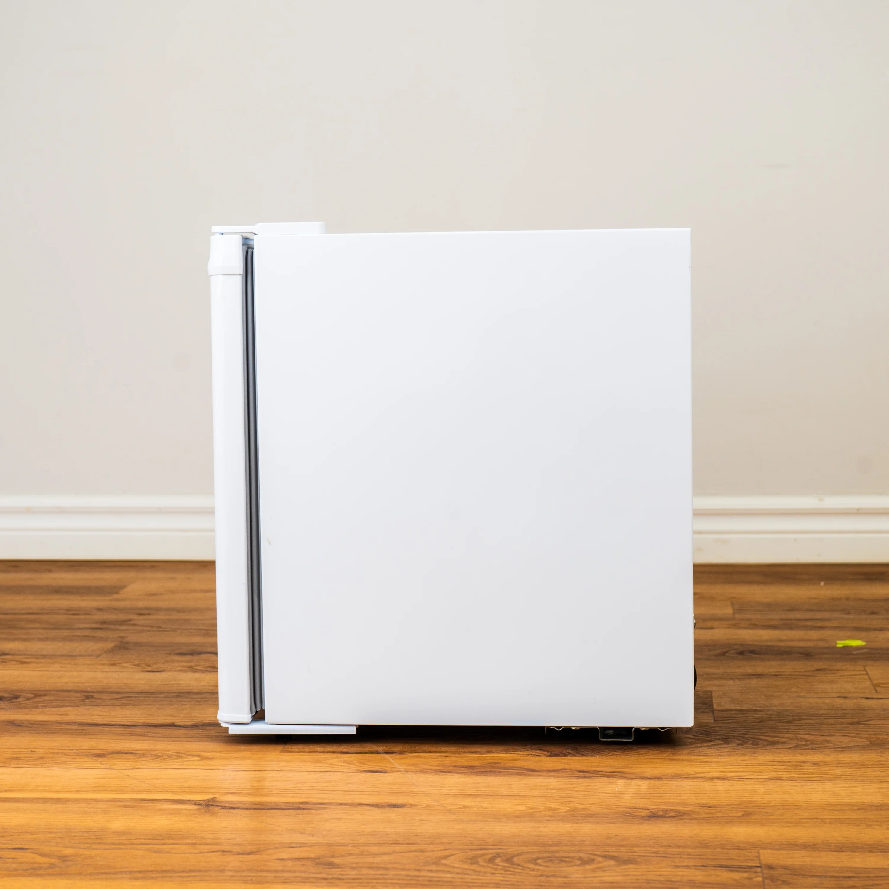 Compact Refrigerator - 1.6 Cu. Ft. - White - Image 2