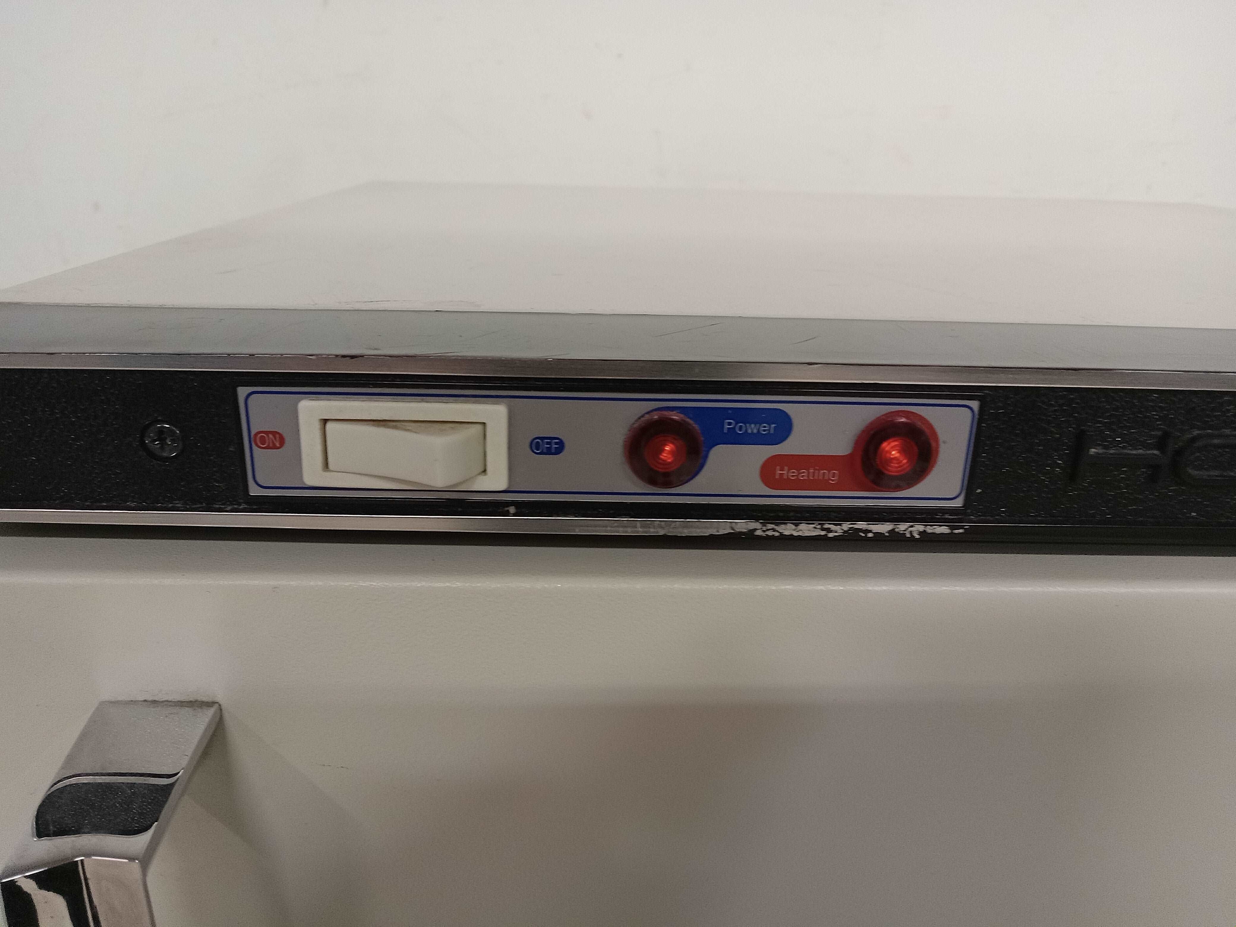 17"W Paragon PC-201 Hot Towel Cabinet - Image 4