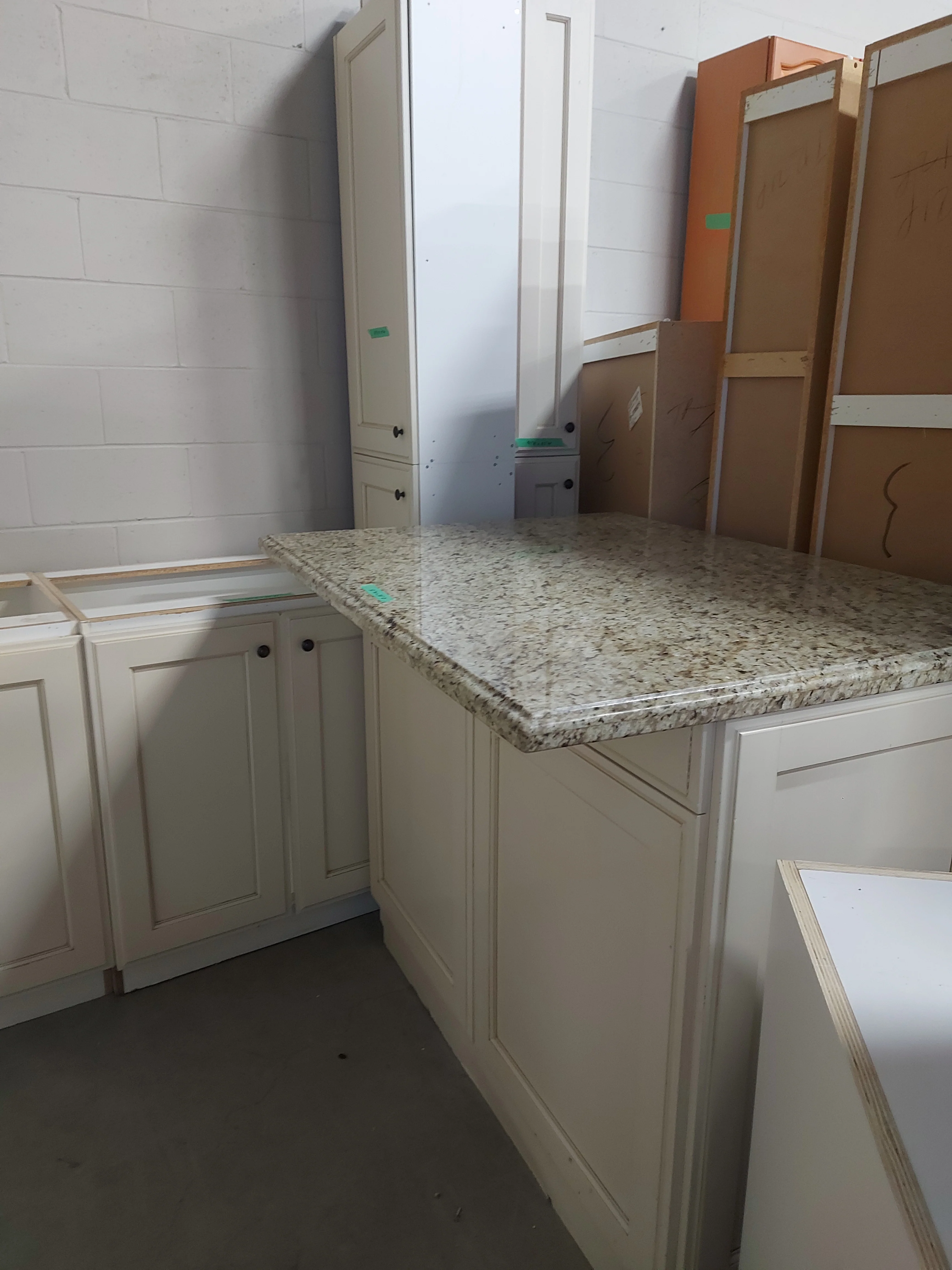 Cream Raised Panel Kitchen - Image 3