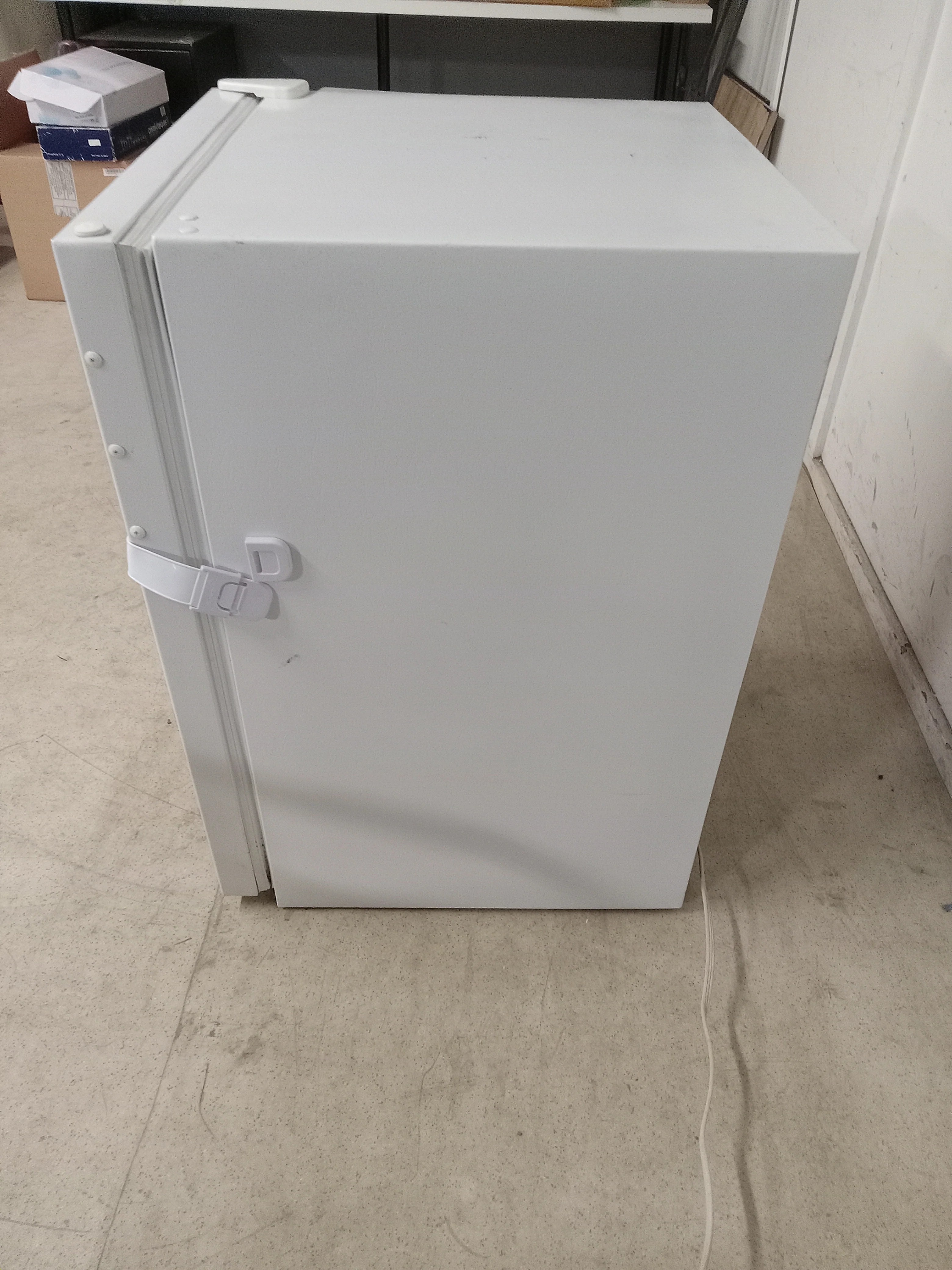 Danby 33" Small Upright Freezer - Image 10