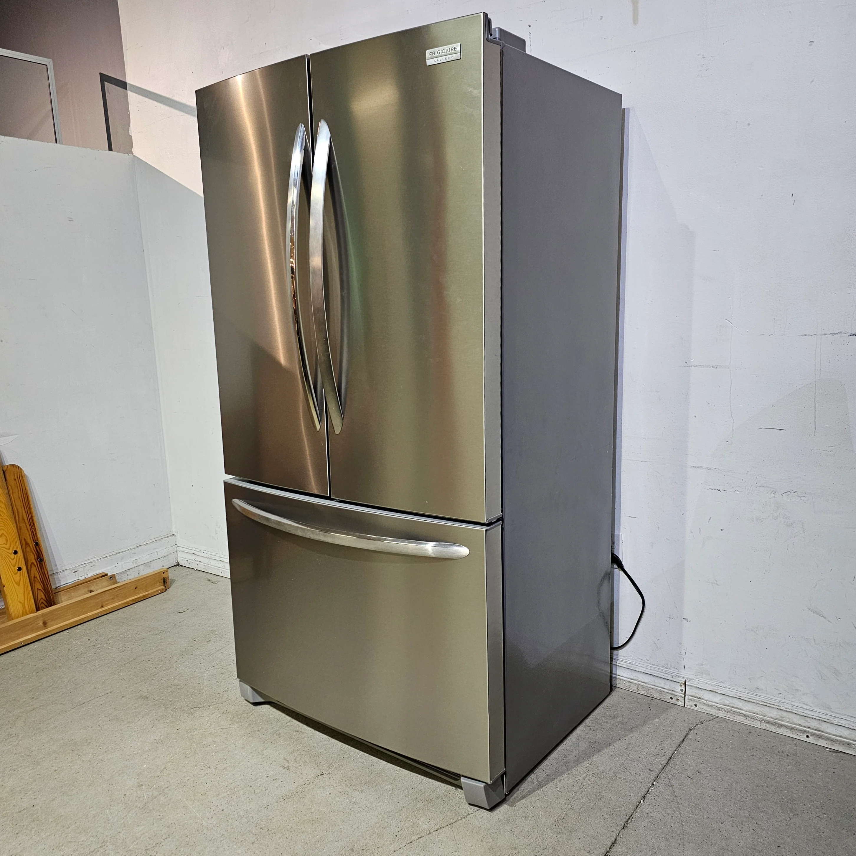Frigidaire "Gallery" Refrigerator - Image 5
