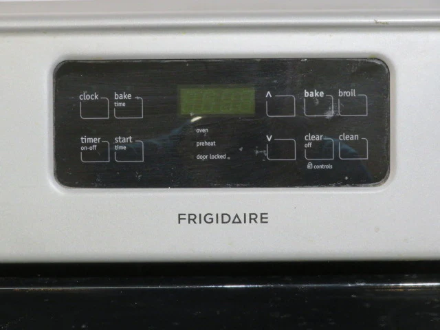 Frigidaire Glass Top Electric Range - Image 11