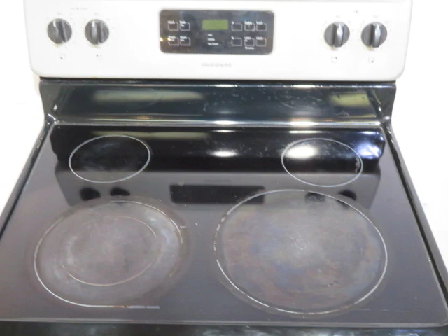 Frigidaire Glass Top Electric Range - Image 8