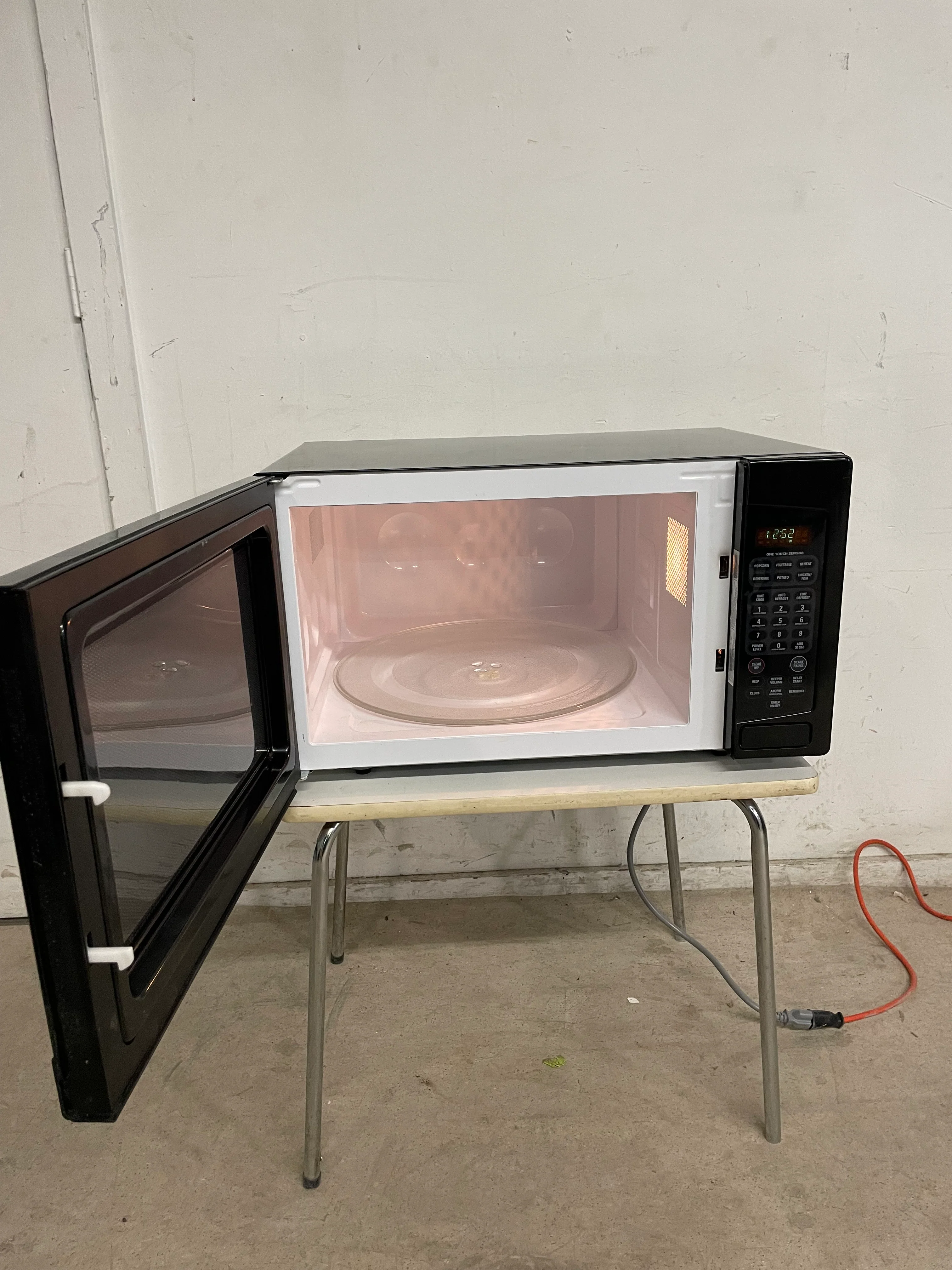 GE Black Countertop Microwave - Image 2