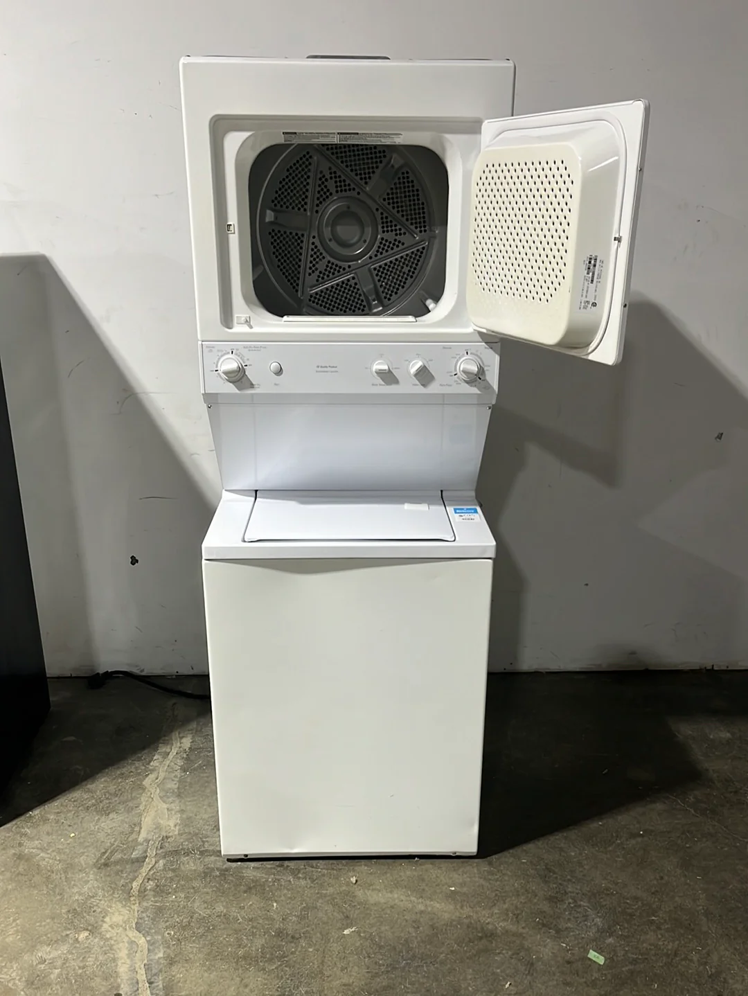 GE Quality Product stackable washer/dryer - Image 2