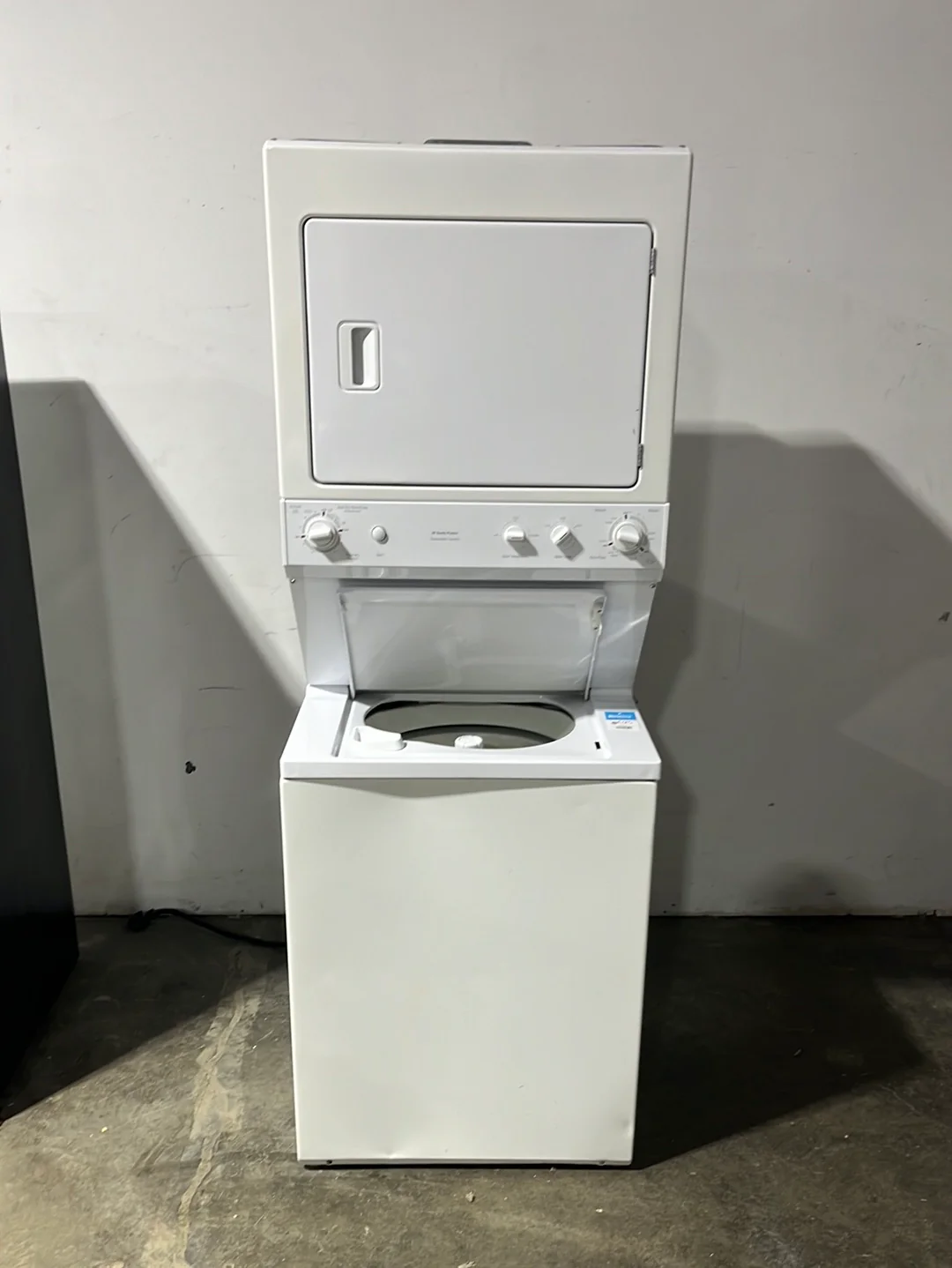 GE Quality Product stackable washer/dryer - Image 3