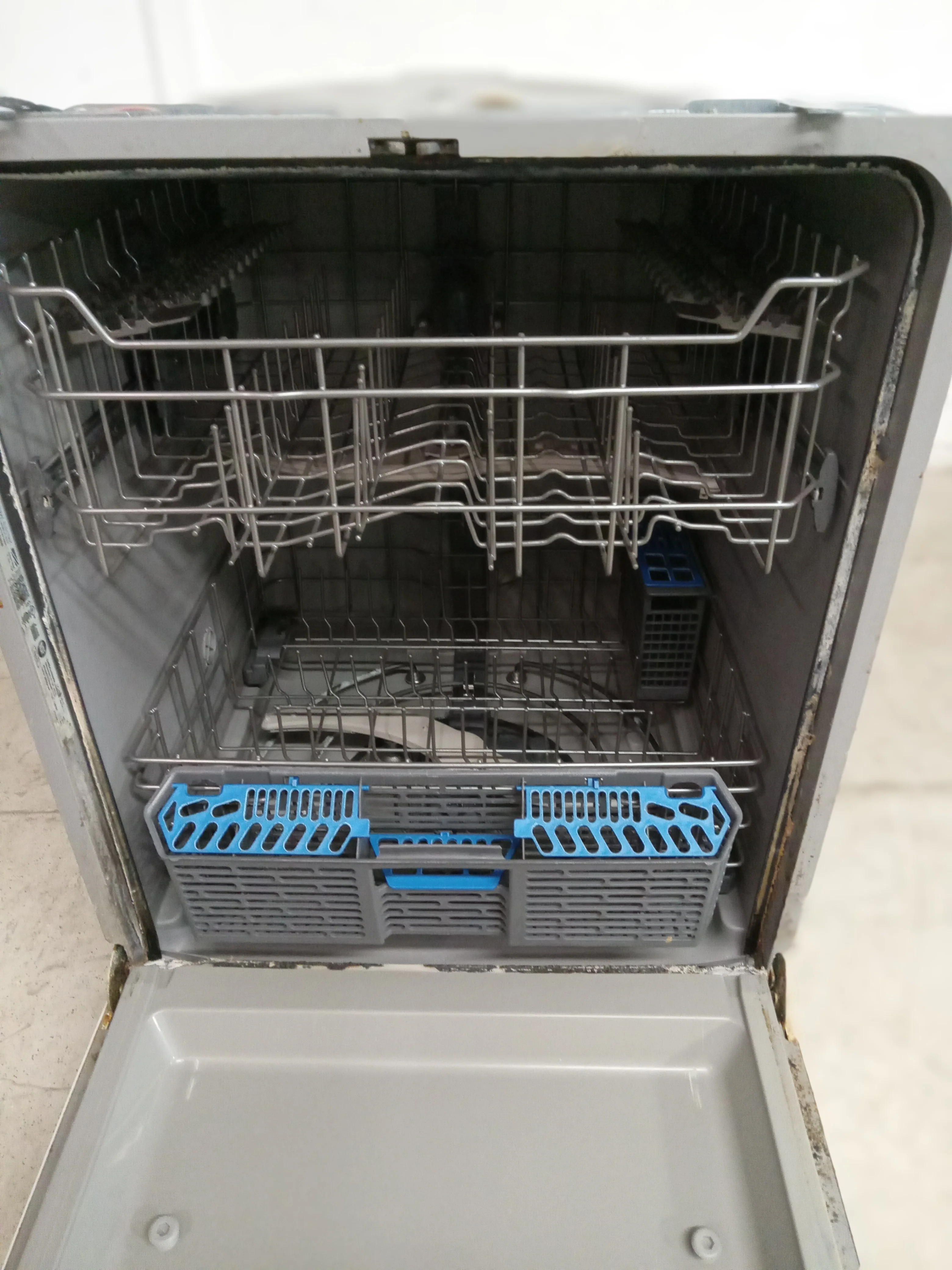 General Electric Dishwasher - Image 2
