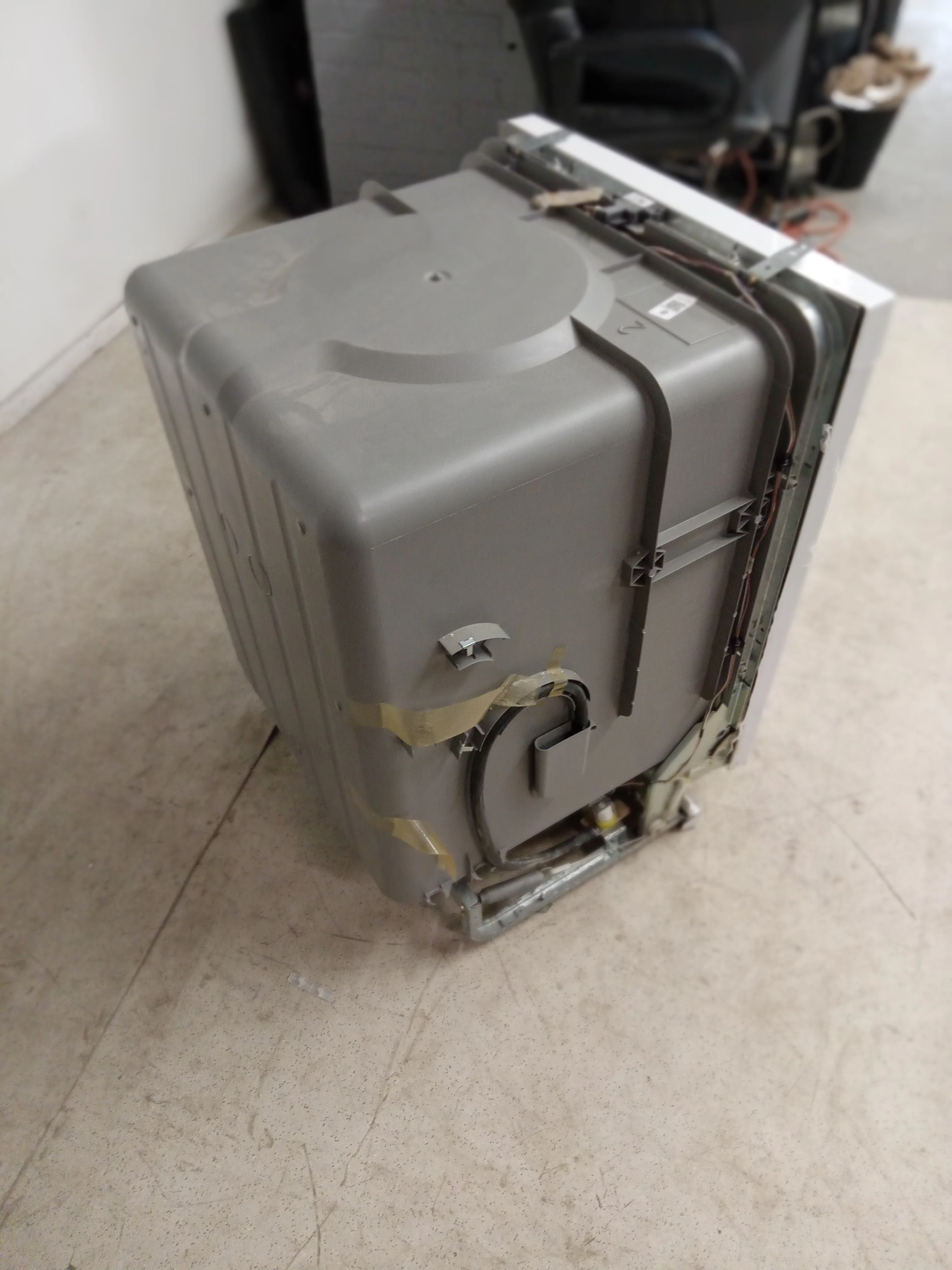 General Electric Dishwasher - Image 3