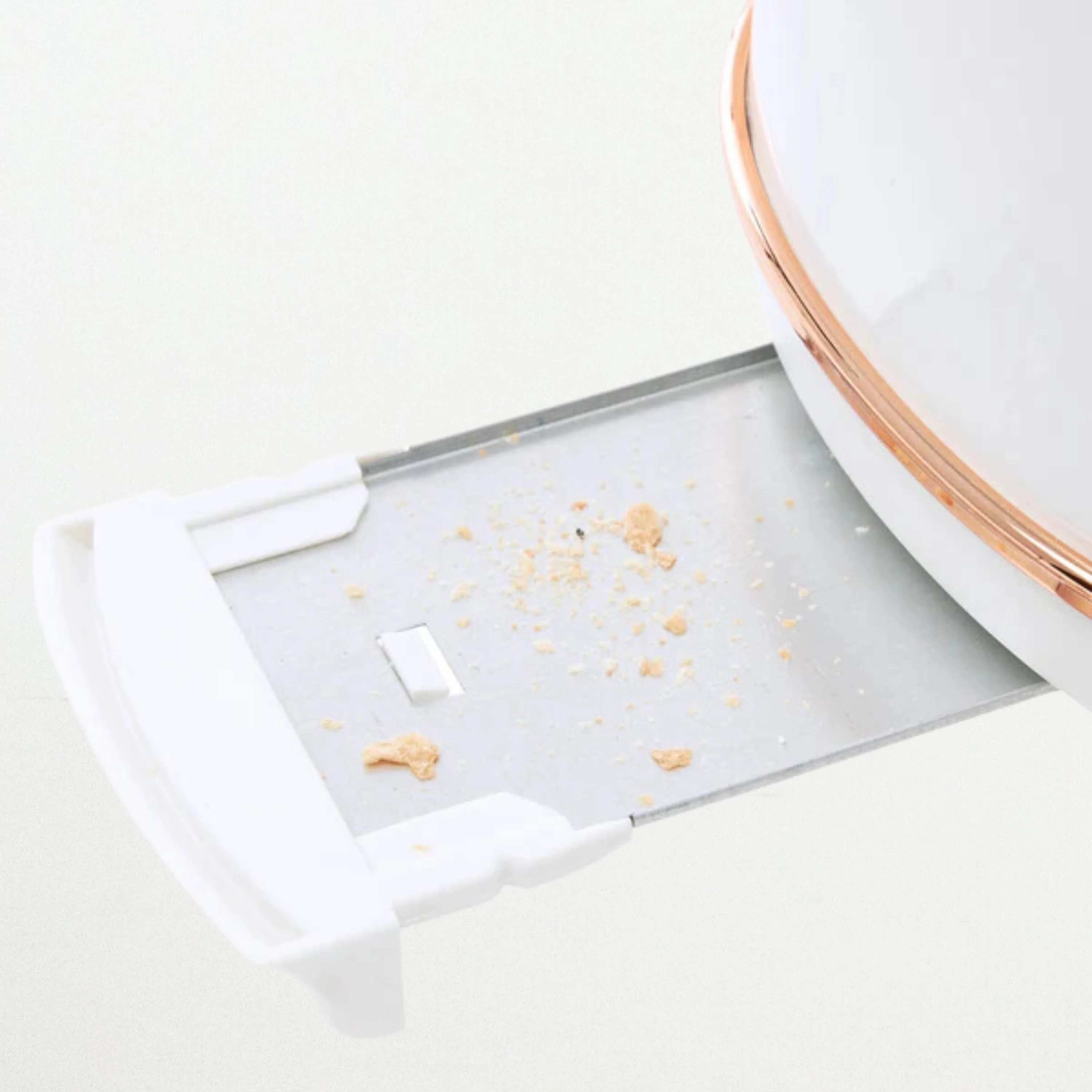 Haden Heritage 2-Slice Toaster-Ivory w/Copper - Image 4