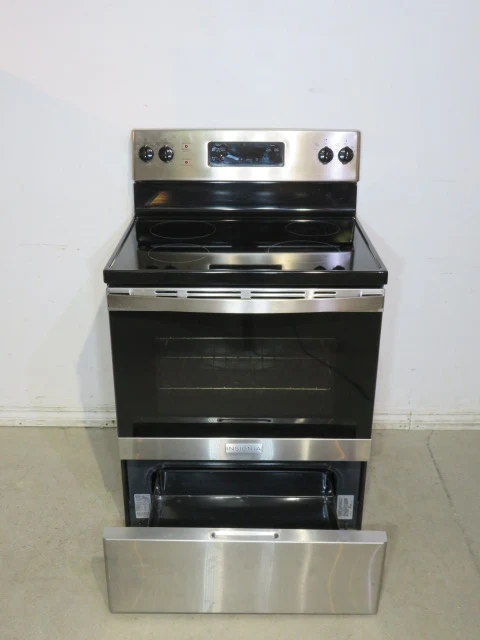 Insignia 30" Freestanding Electric Glass Top Range - Image 10