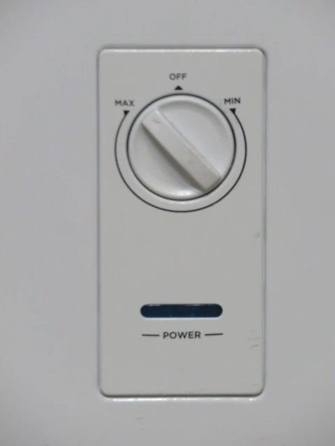 Insignia 5.0 Cu. Ft. Chest Freezer - Image 7