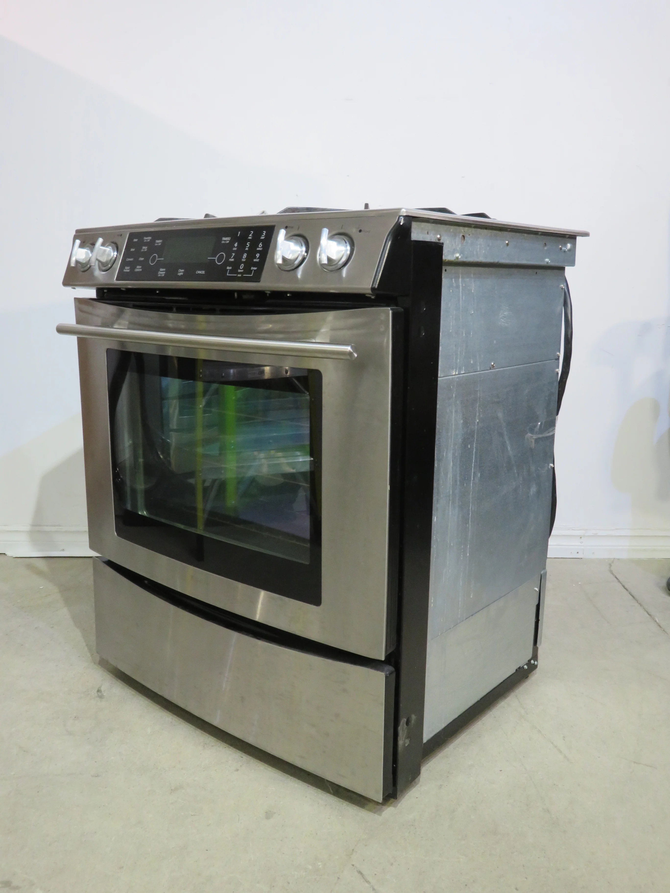 Jenn-Air Dual Fuel 30" Range - Image 6