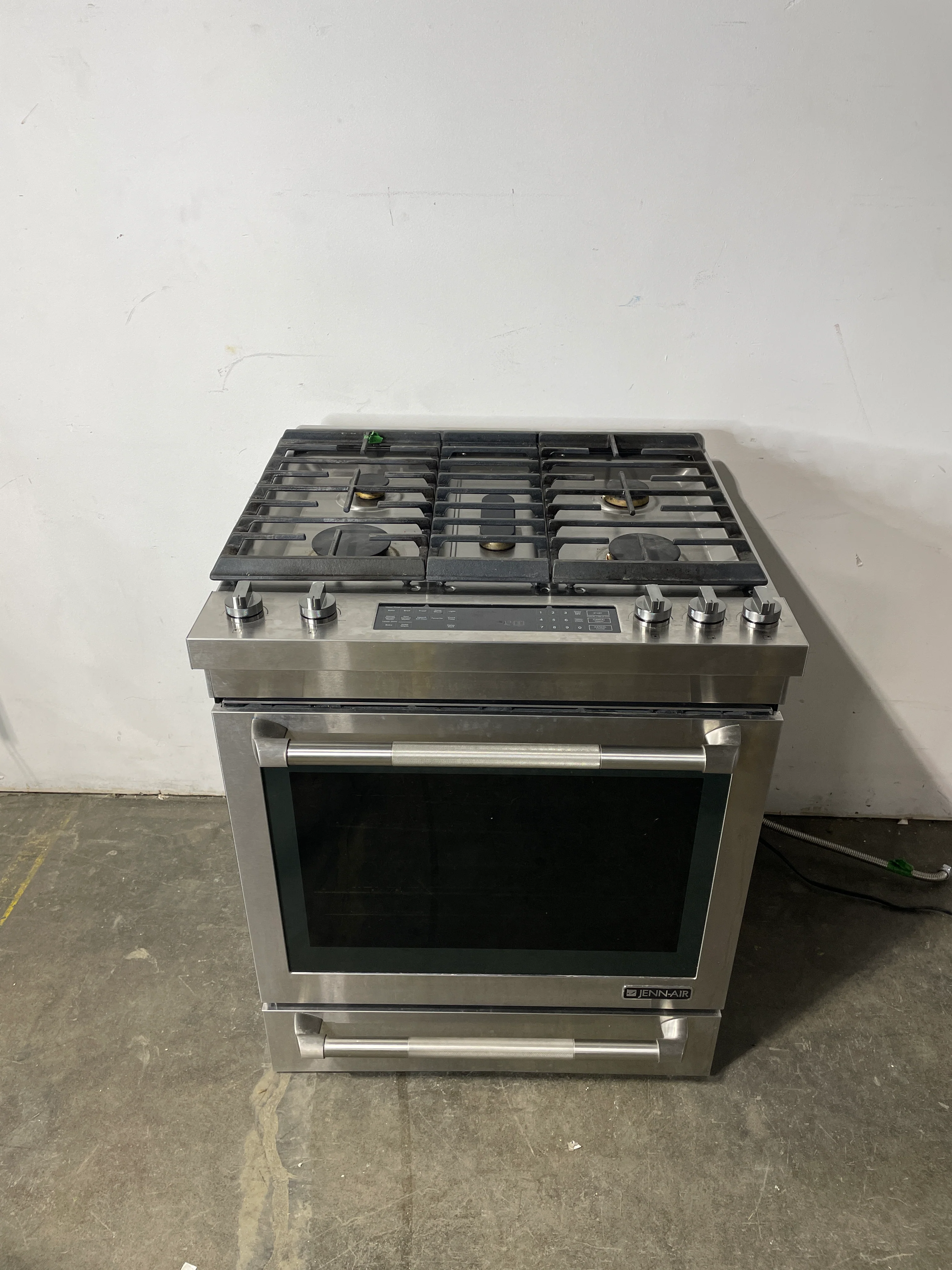 Jenn-Air Stainless Steel Gas Range - Image 8