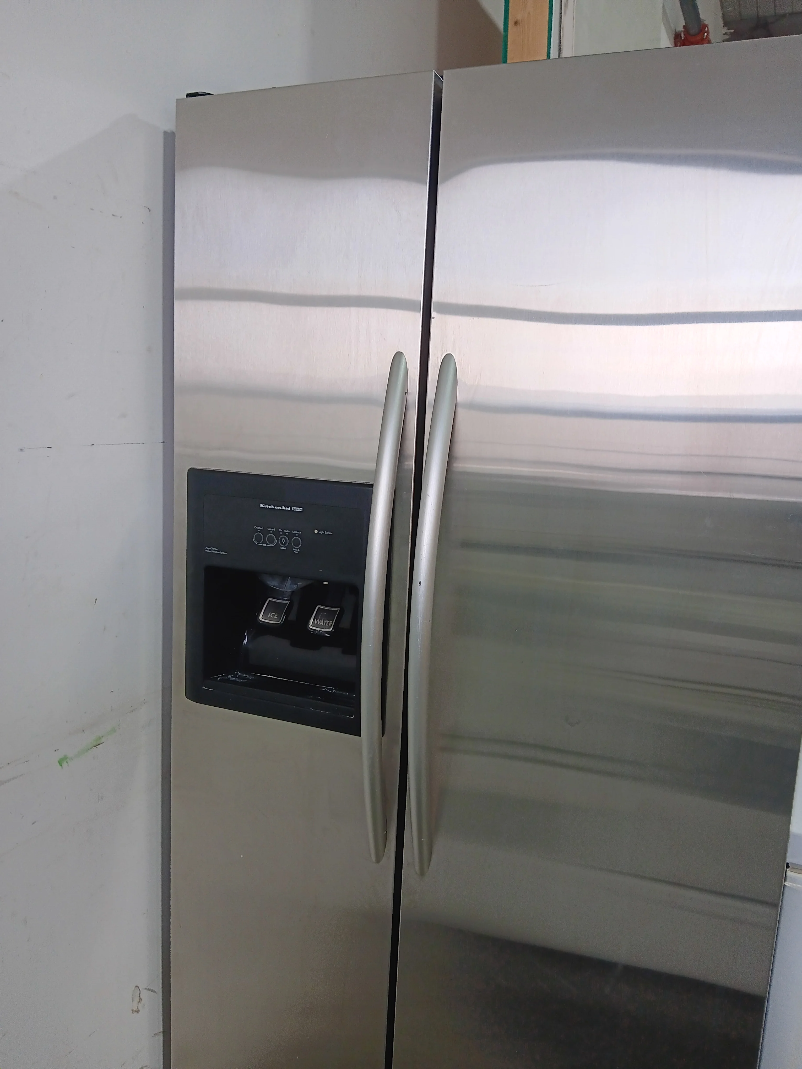 Kitchen AID Fridge / Frezeer with Ice & Water - Image 11