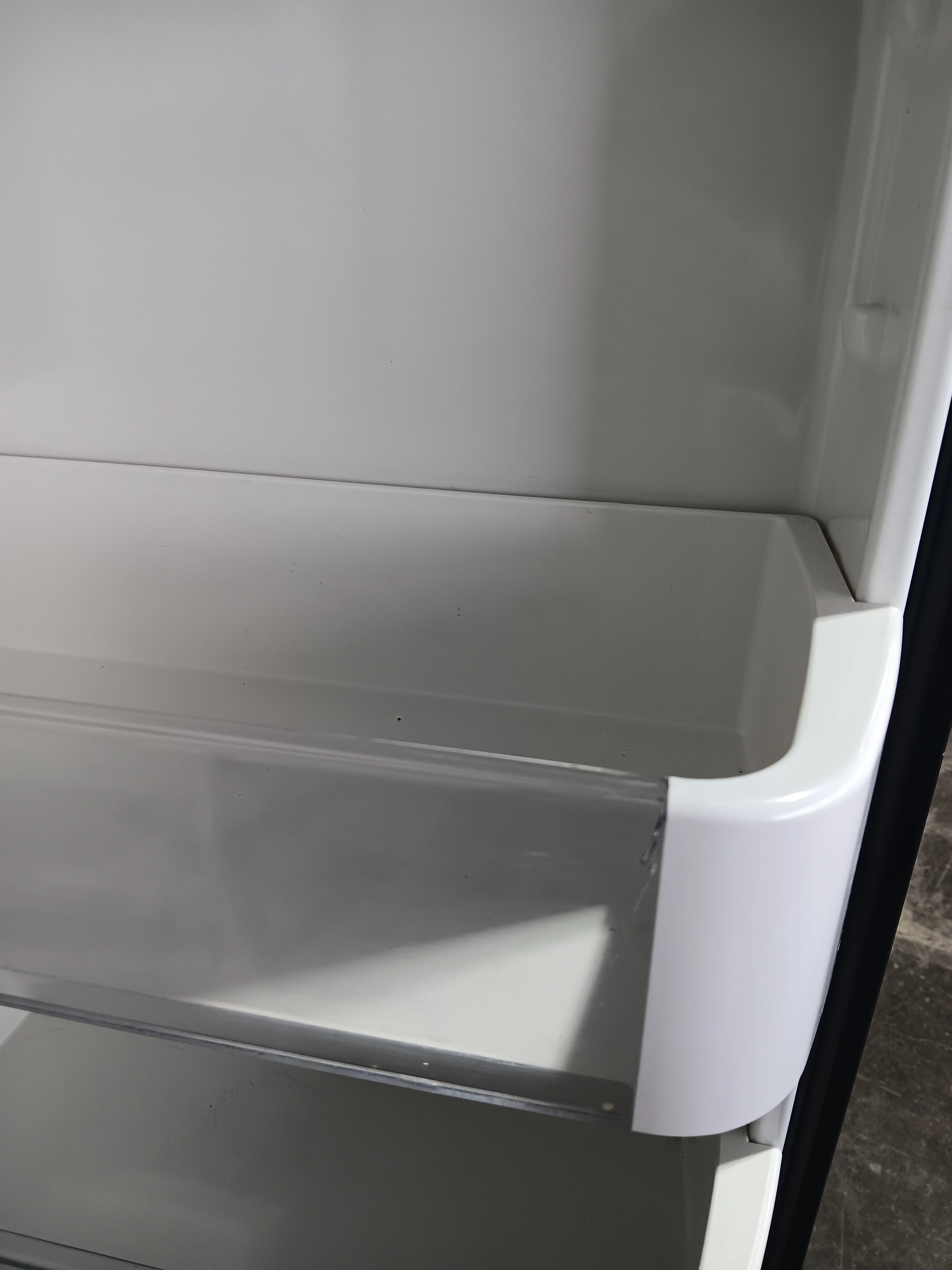 Kitchen AID Fridge / Frezeer with Ice & Water - Image 7