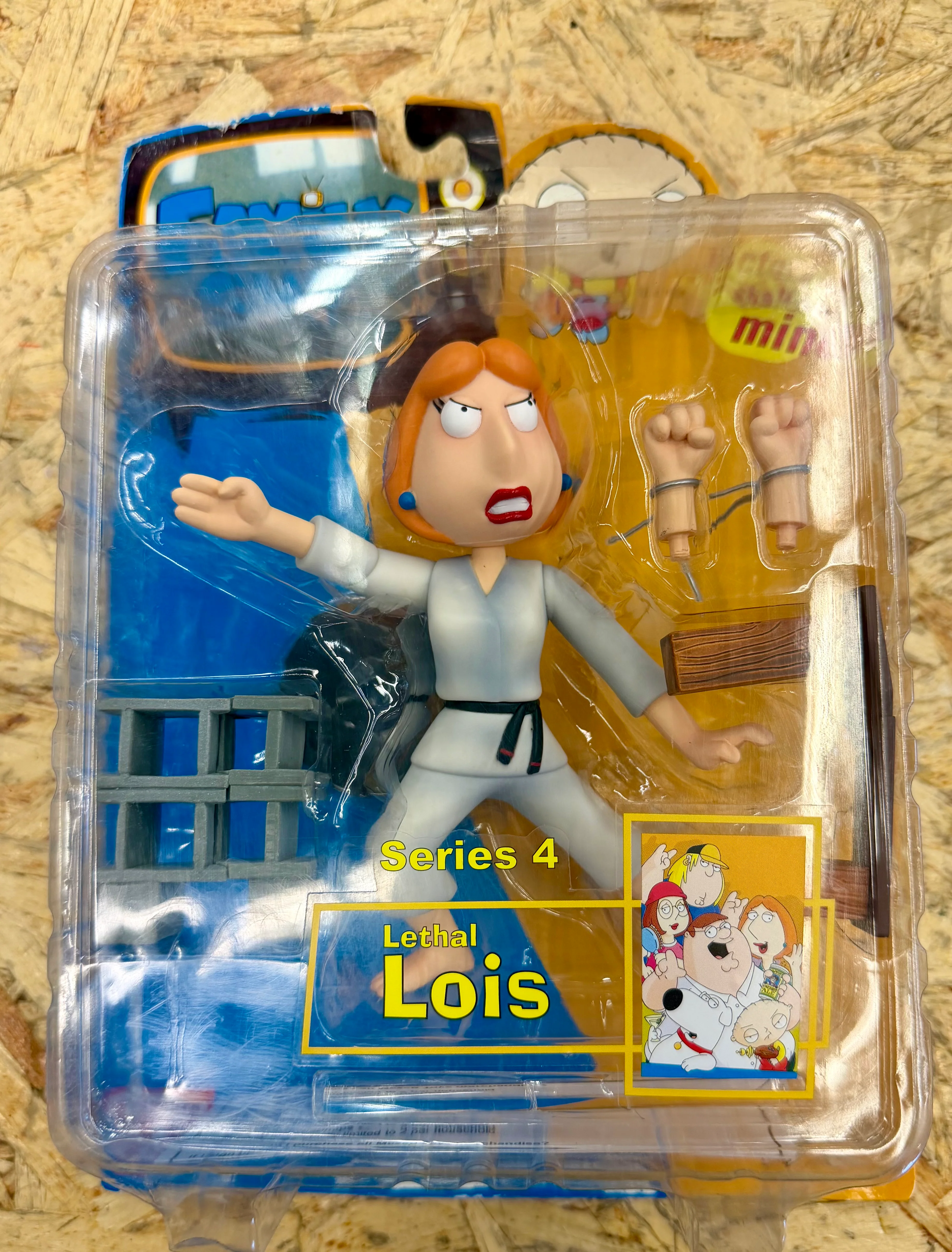 Family Guy Series 4 "Lethal Lois" Action Figure - Mezco Toyz - New In Box