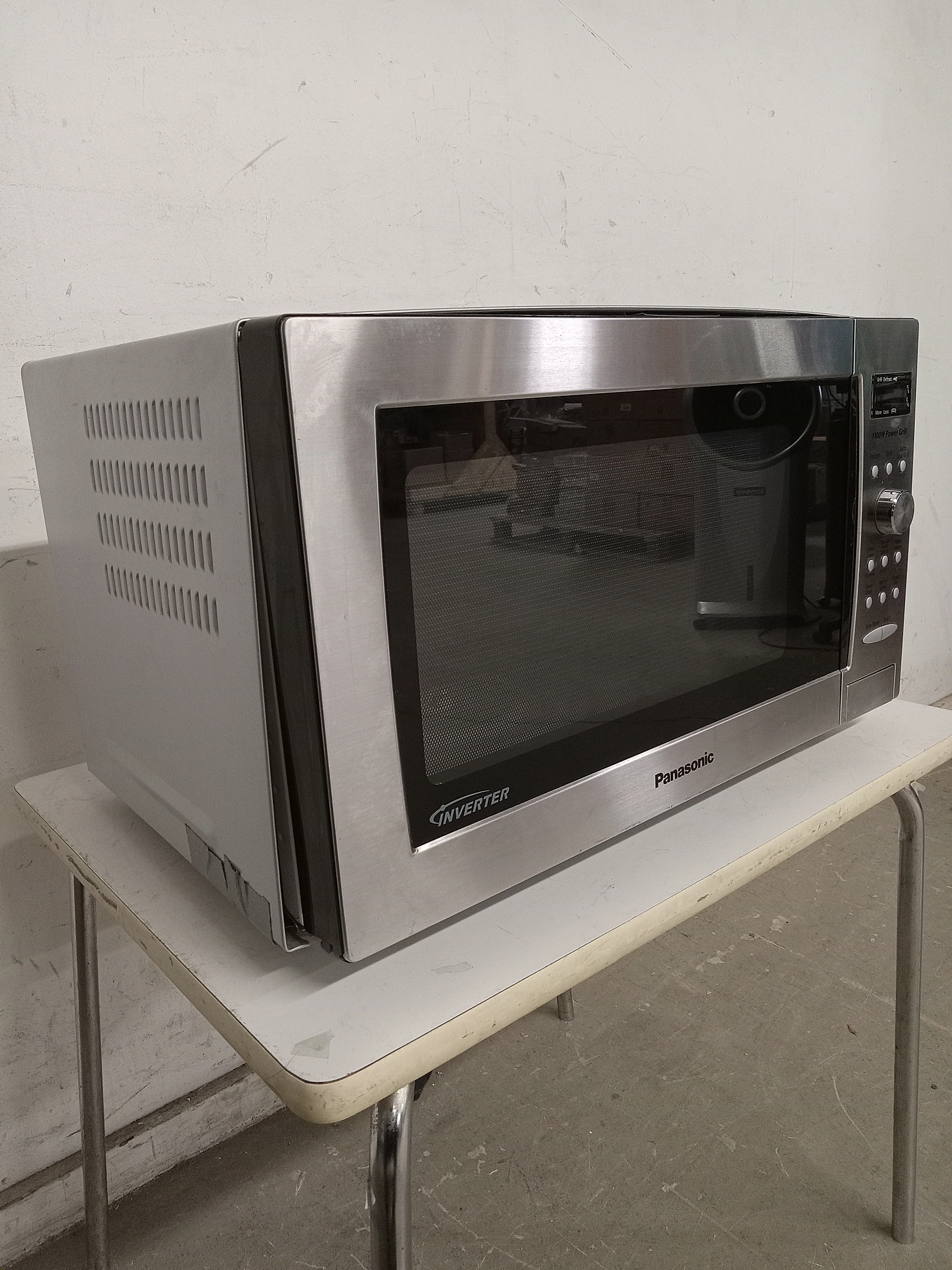 Panasonic Inverter Microwave - Image 2