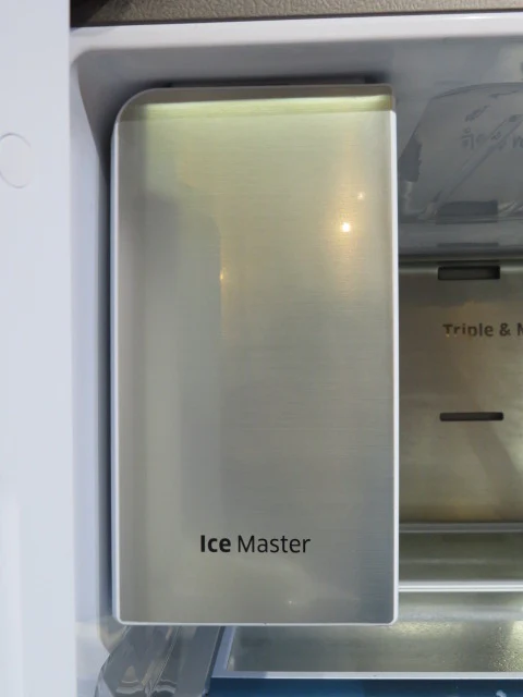 34 cu. ft. 4-Door Flex™ Chef Collection Refrigerator - Image 11