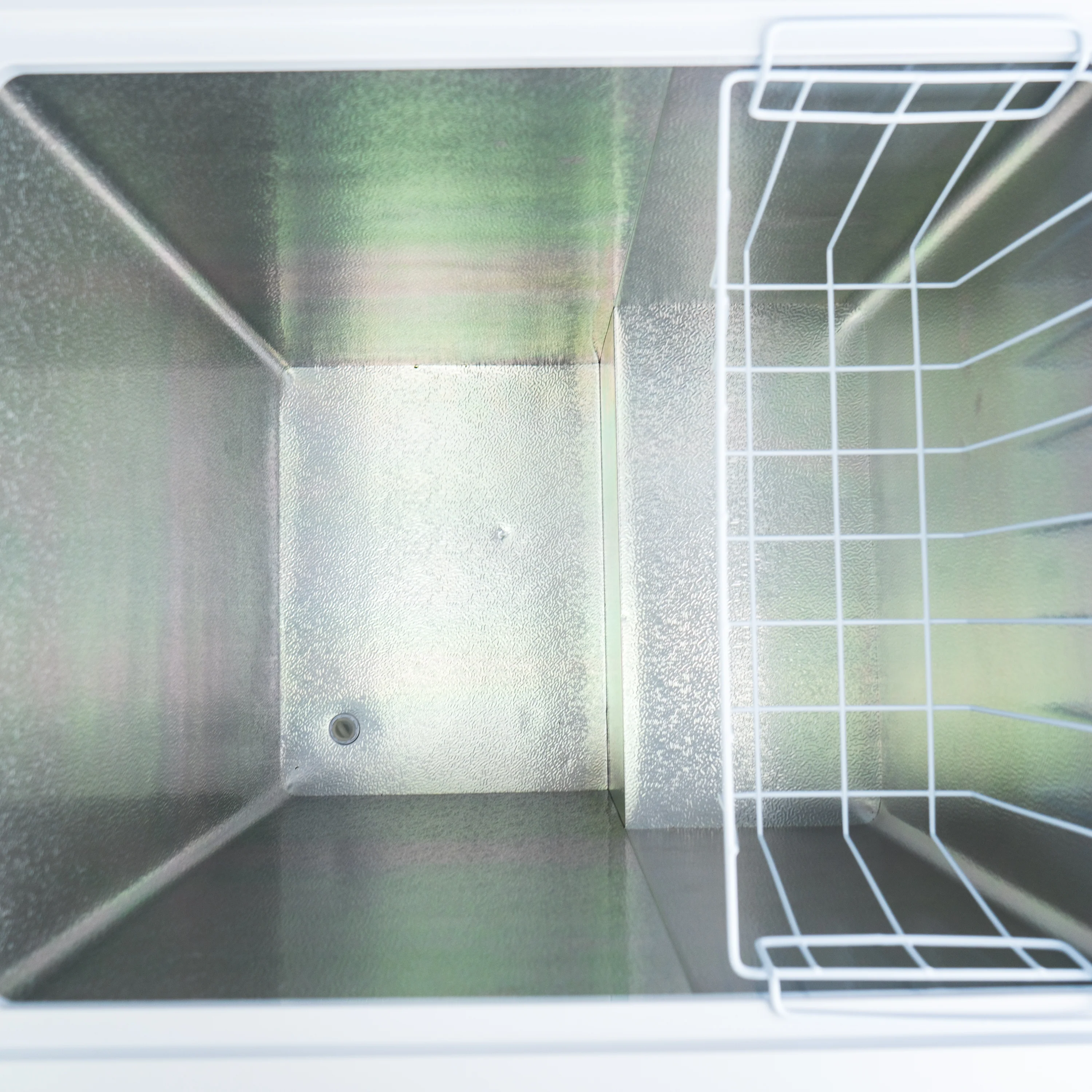 Square Chest Freezer - 5.0 Cu. Ft. - White - Image 4