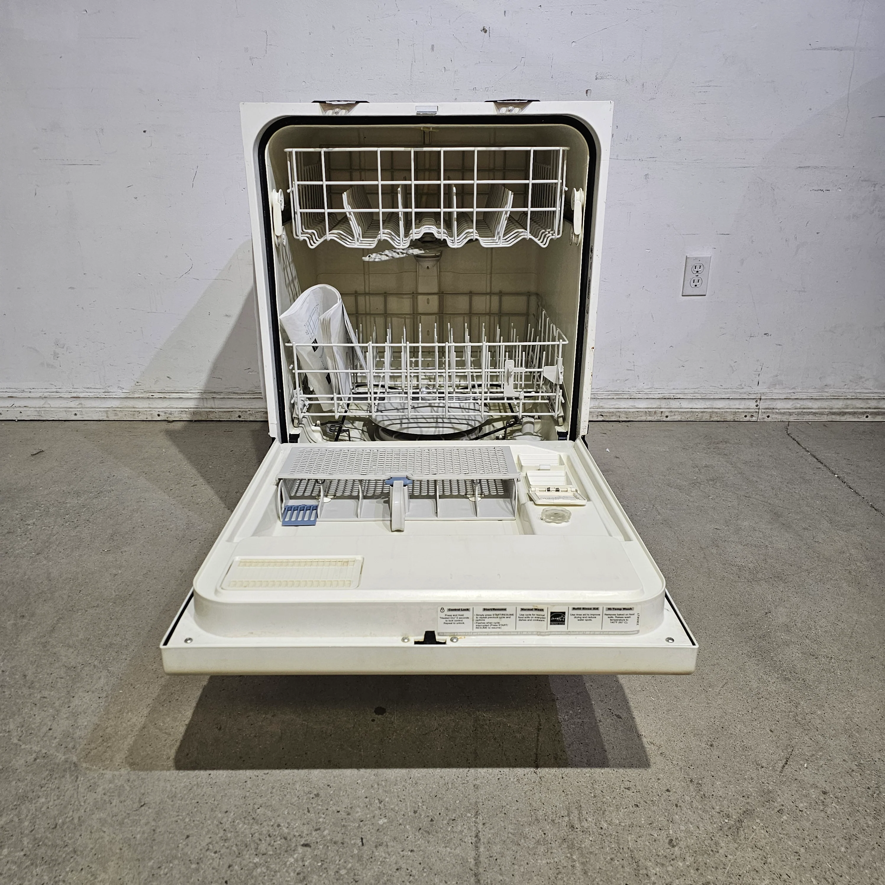 Whirlpool Built-In Dishwaser - Image 2