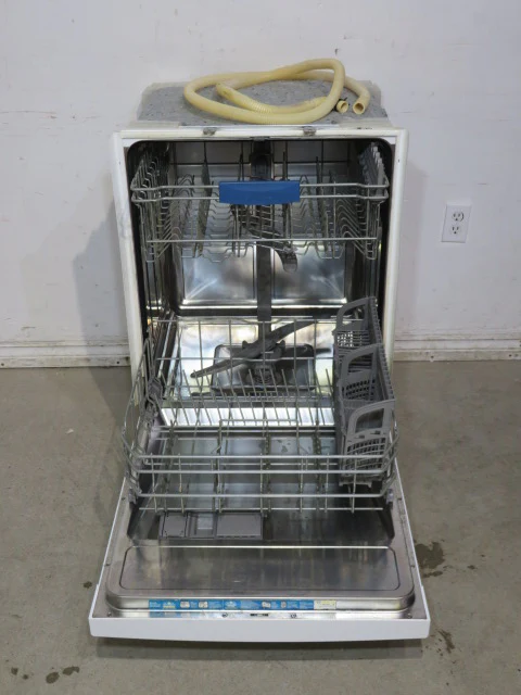 White Bosch Dishwasher - Image 3