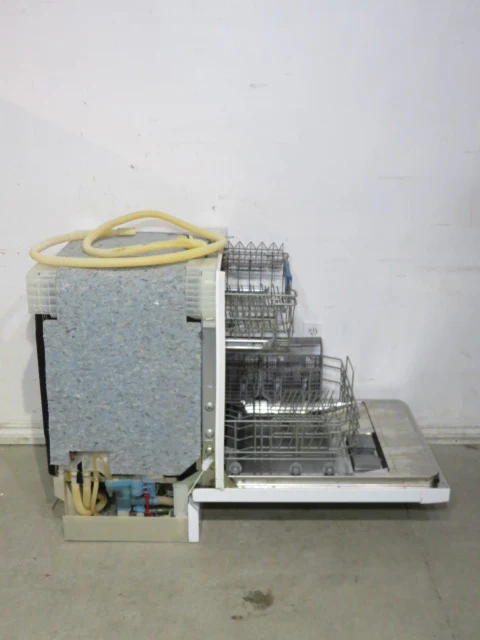 White Bosch Dishwasher - Image 6